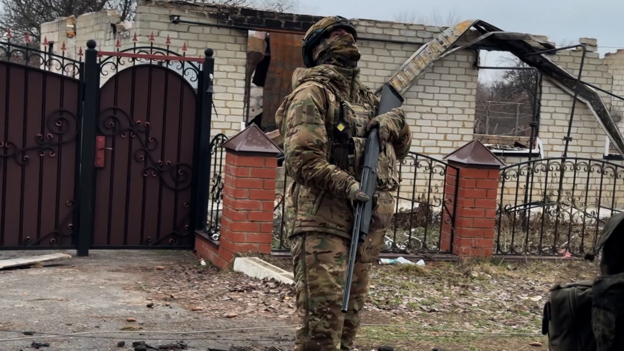Наемник из Колумбии убеждает следователей, что на фронте он случайно