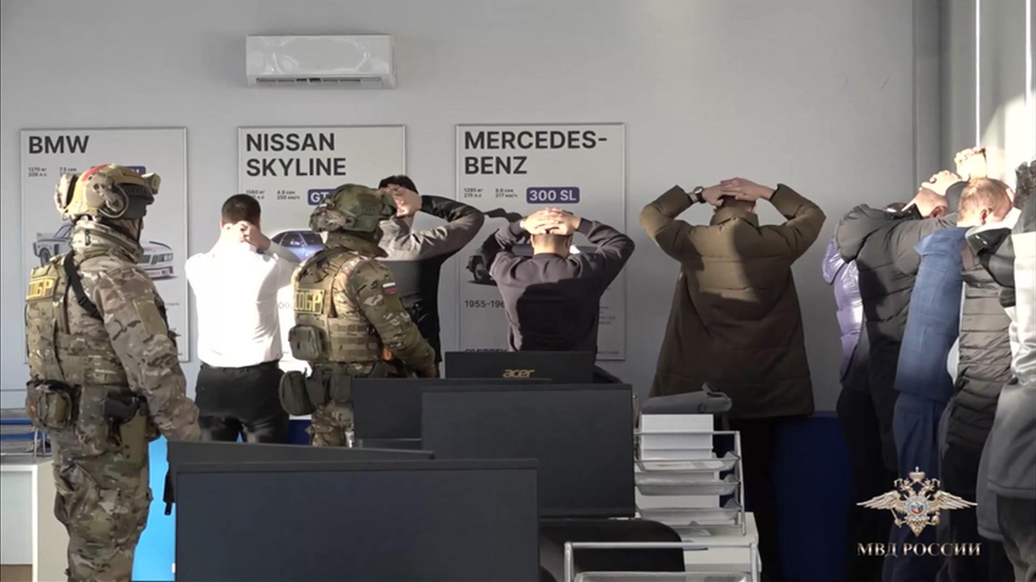 В Воронеже взяли группу аферистов, обманывавших людей с автокредитами