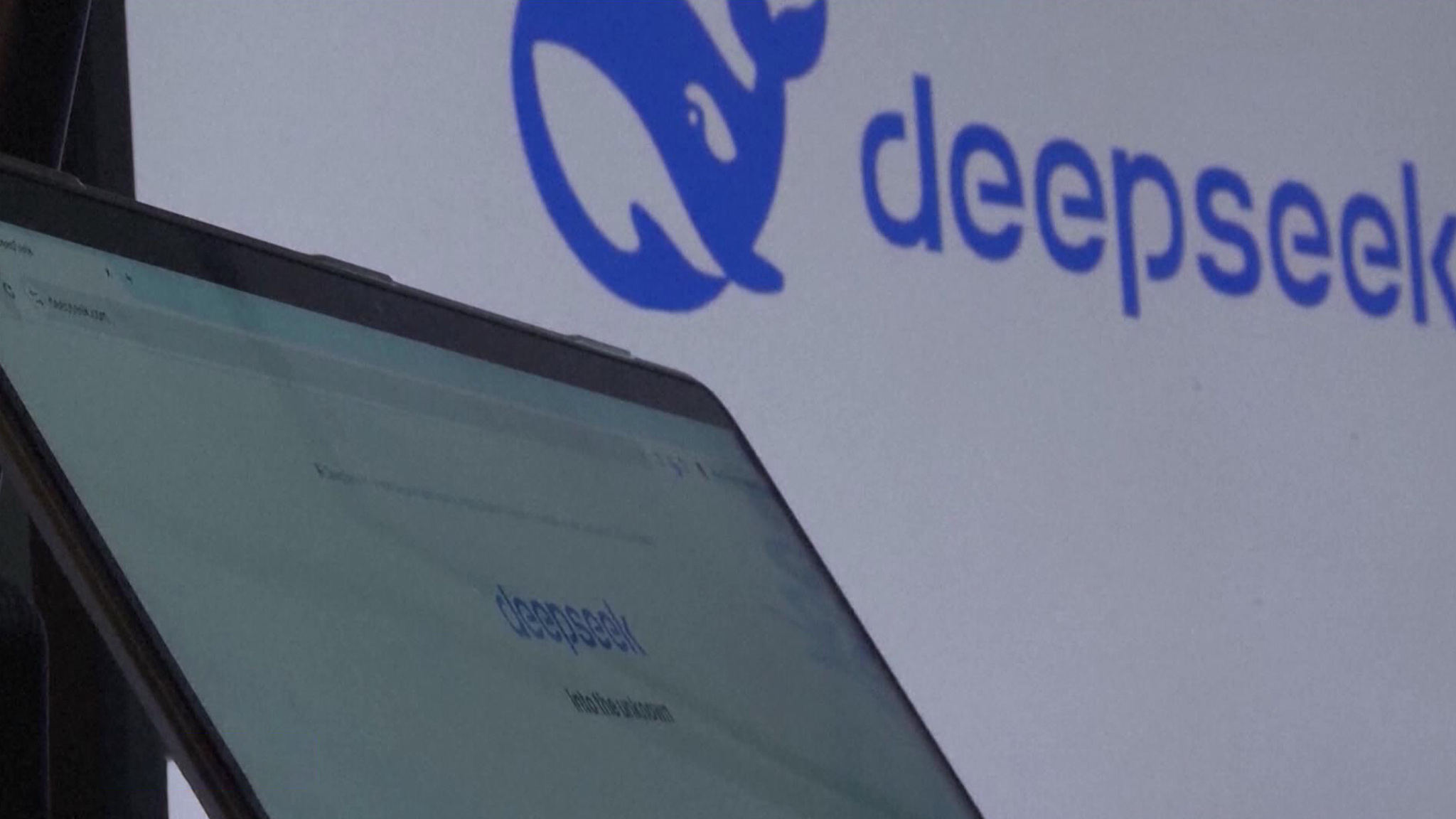 Для американских IT-гигантов прозвенел звонок китайского будильника от DeepSeek
