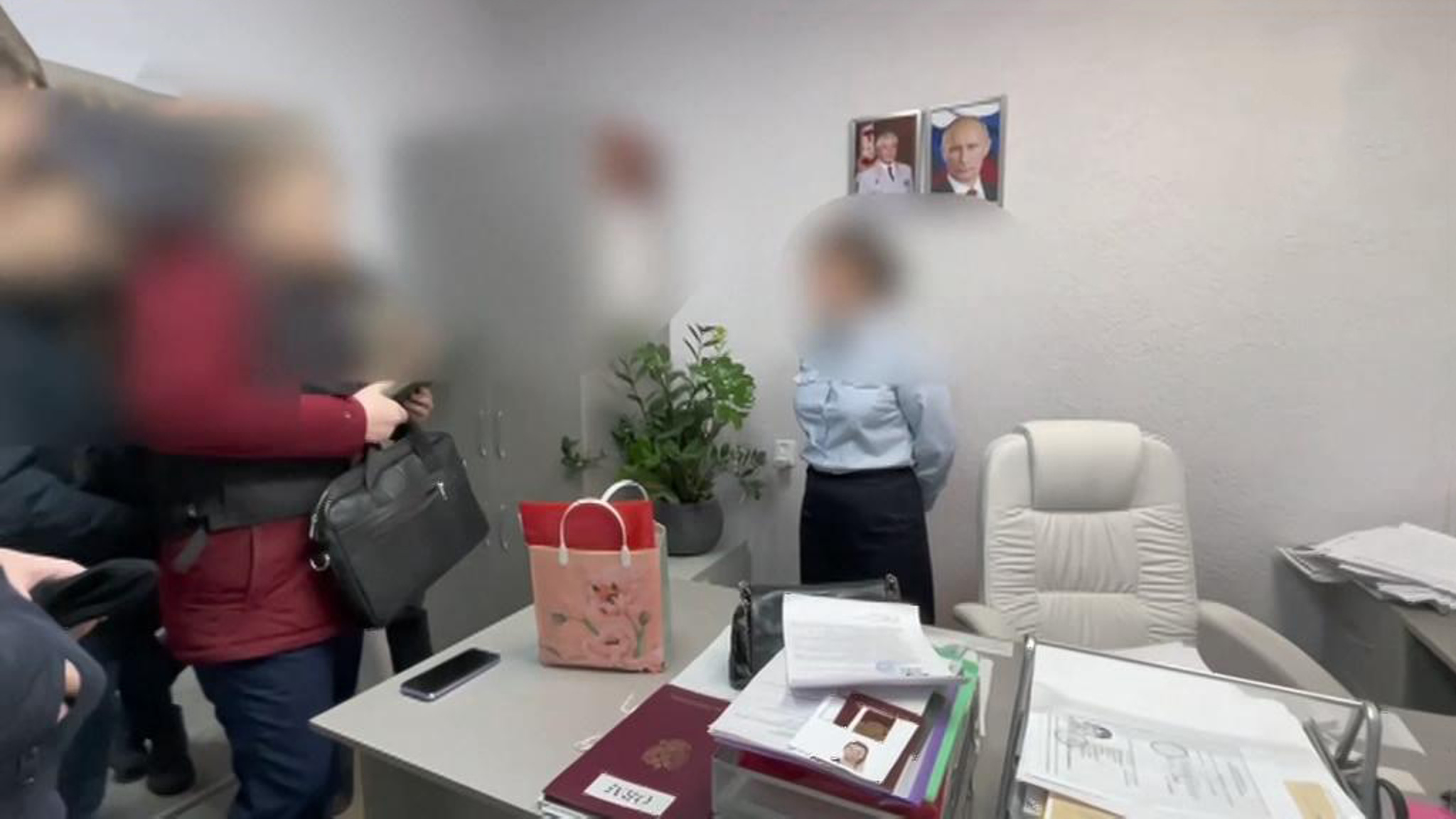 Полицейская продавала российское гражданство за 15 тысяч