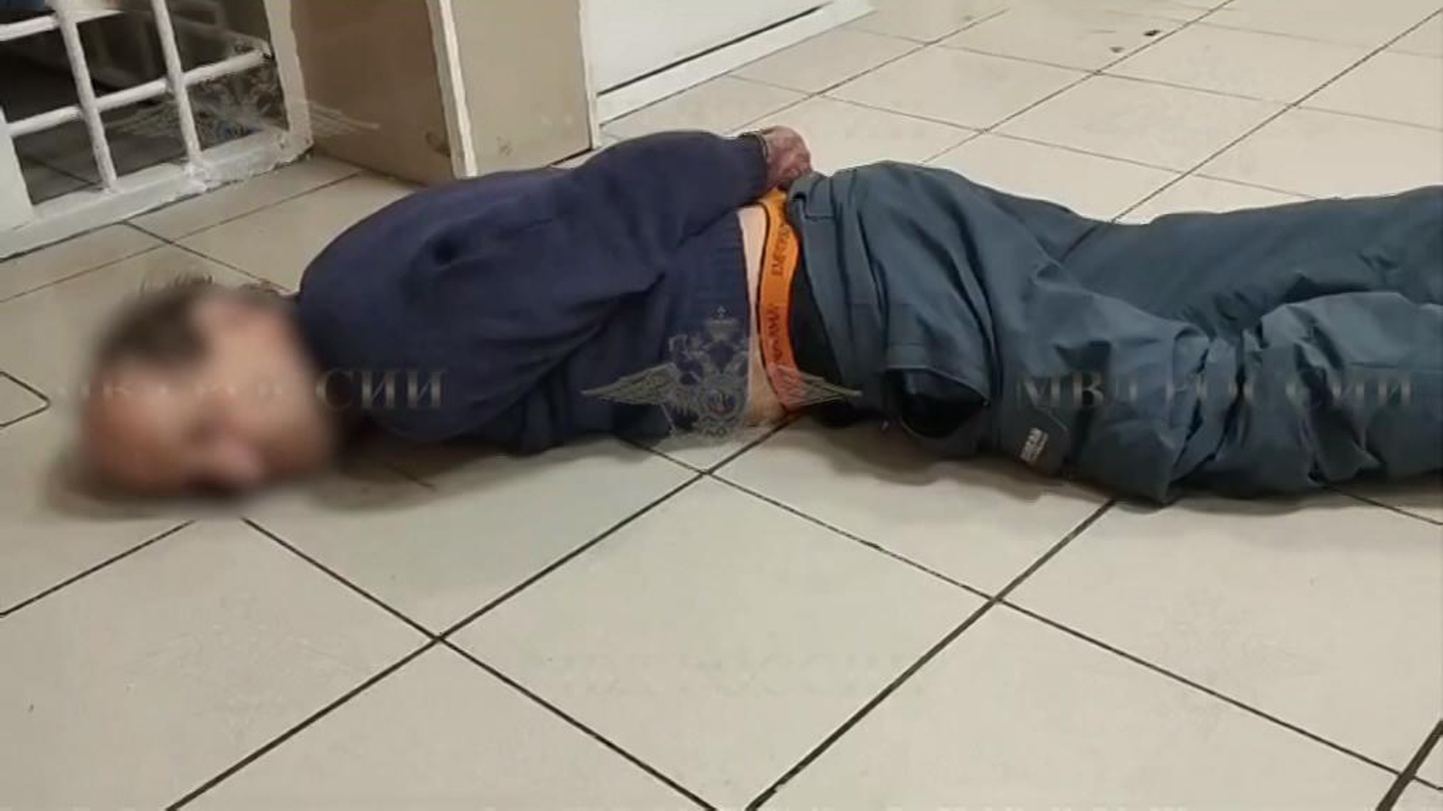 На пассажиров поезда в Адлер напал обезумевший попутчик с мачете