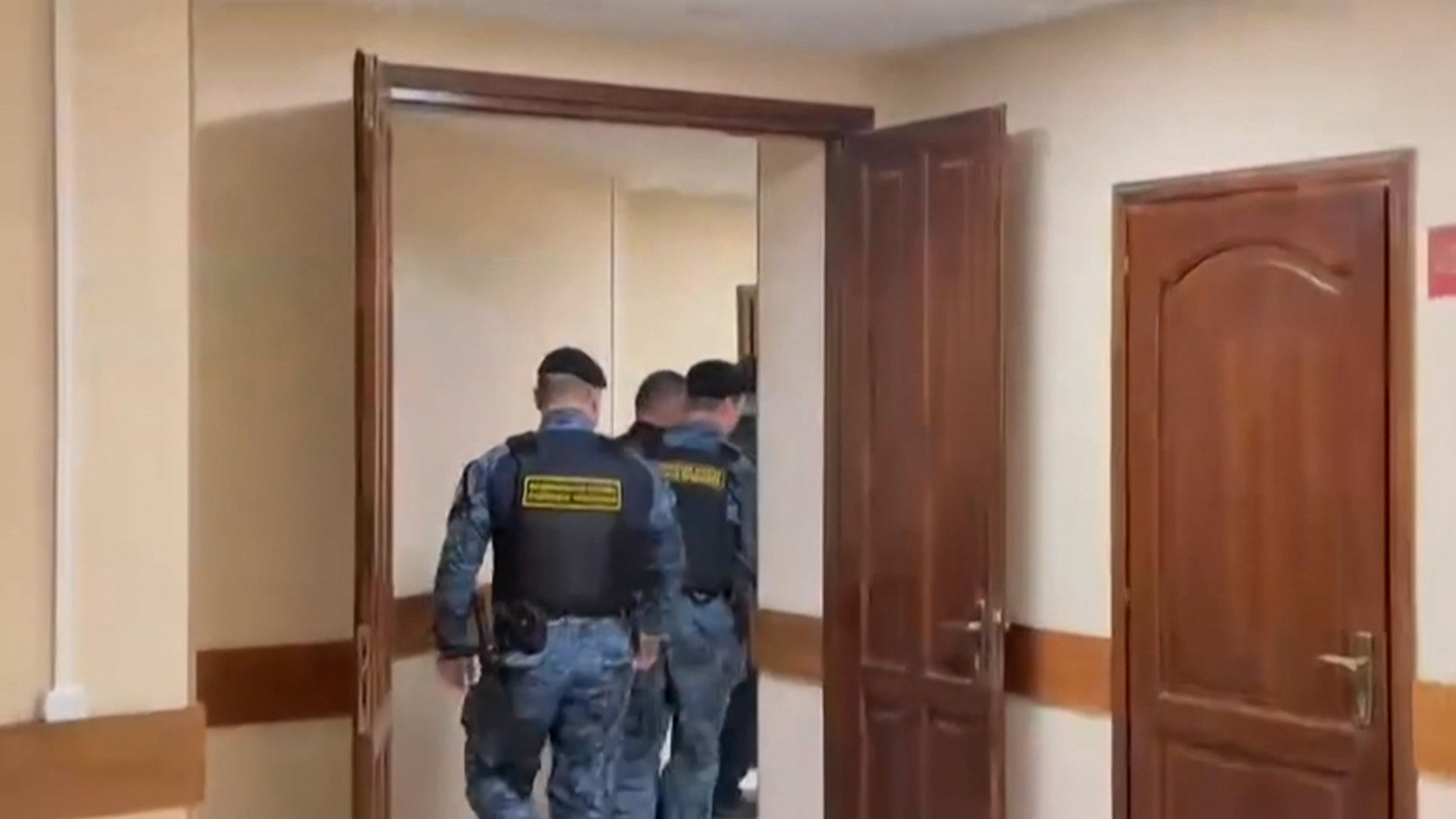 Суд арестовал депутата и журналиста Константина Смирнова