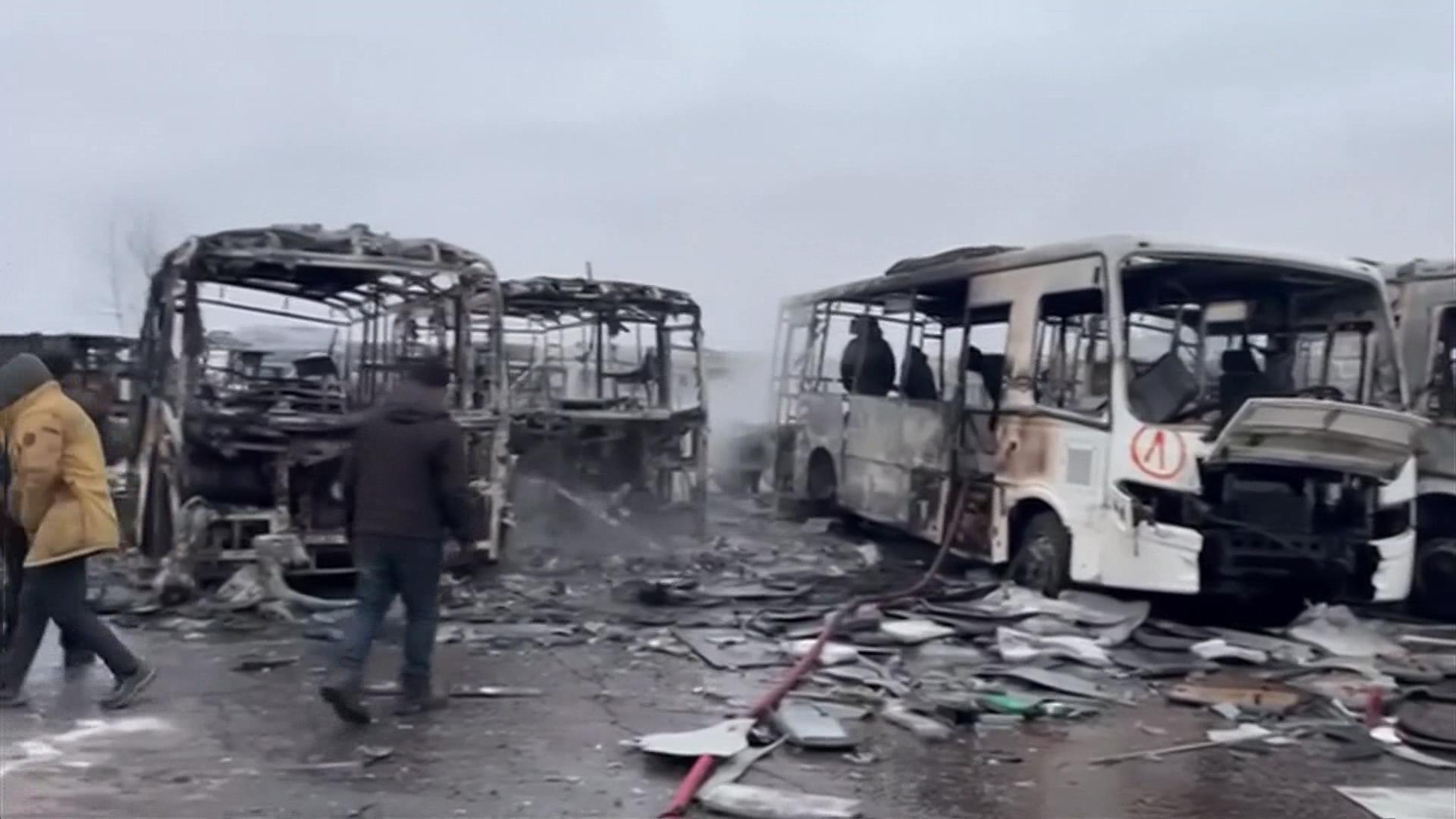 В подмосковных Люберцах сгорели более 30 автомобилей