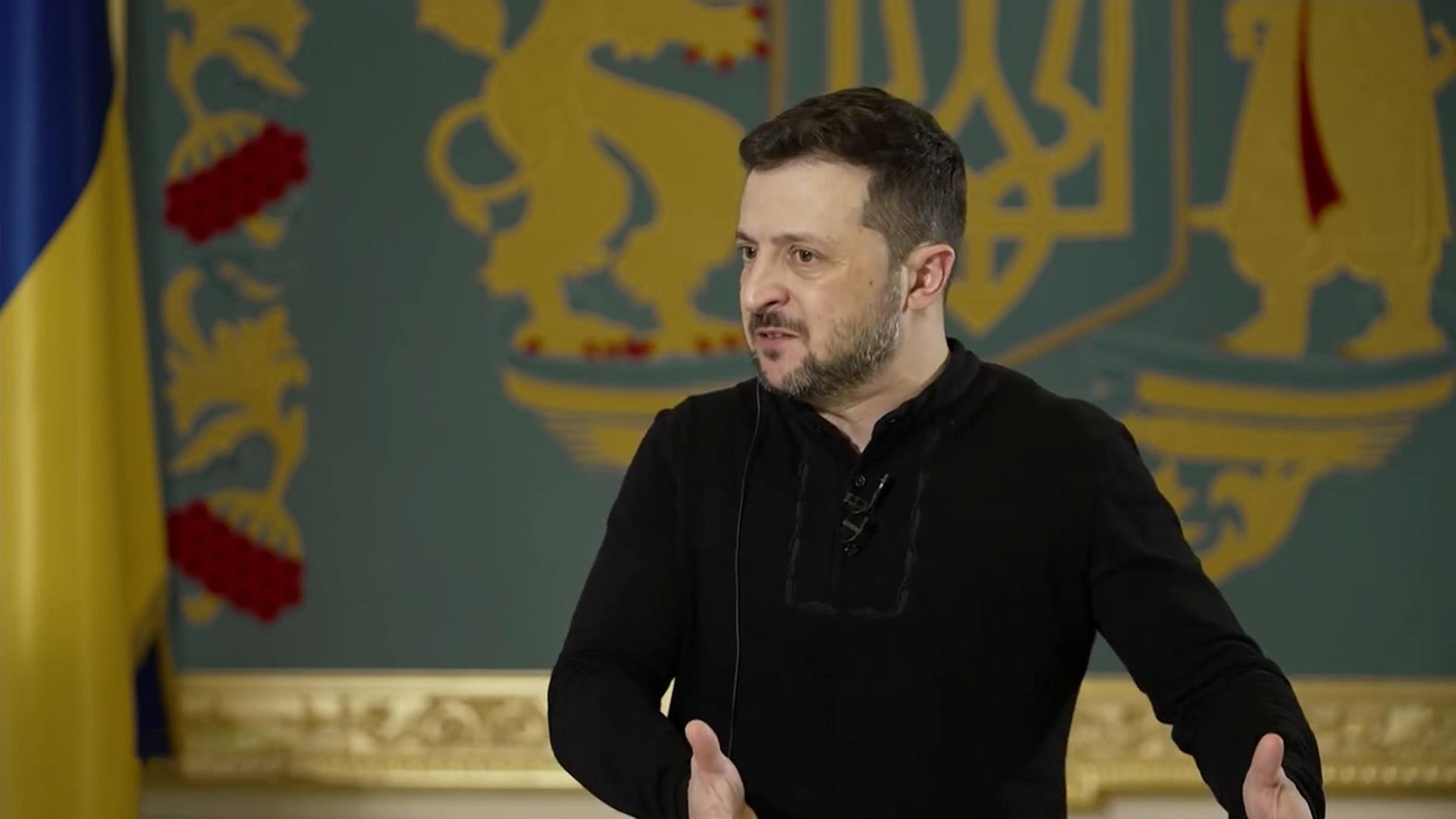 Киевский режим предлагает украинцам два пути — в окопы или за решетку