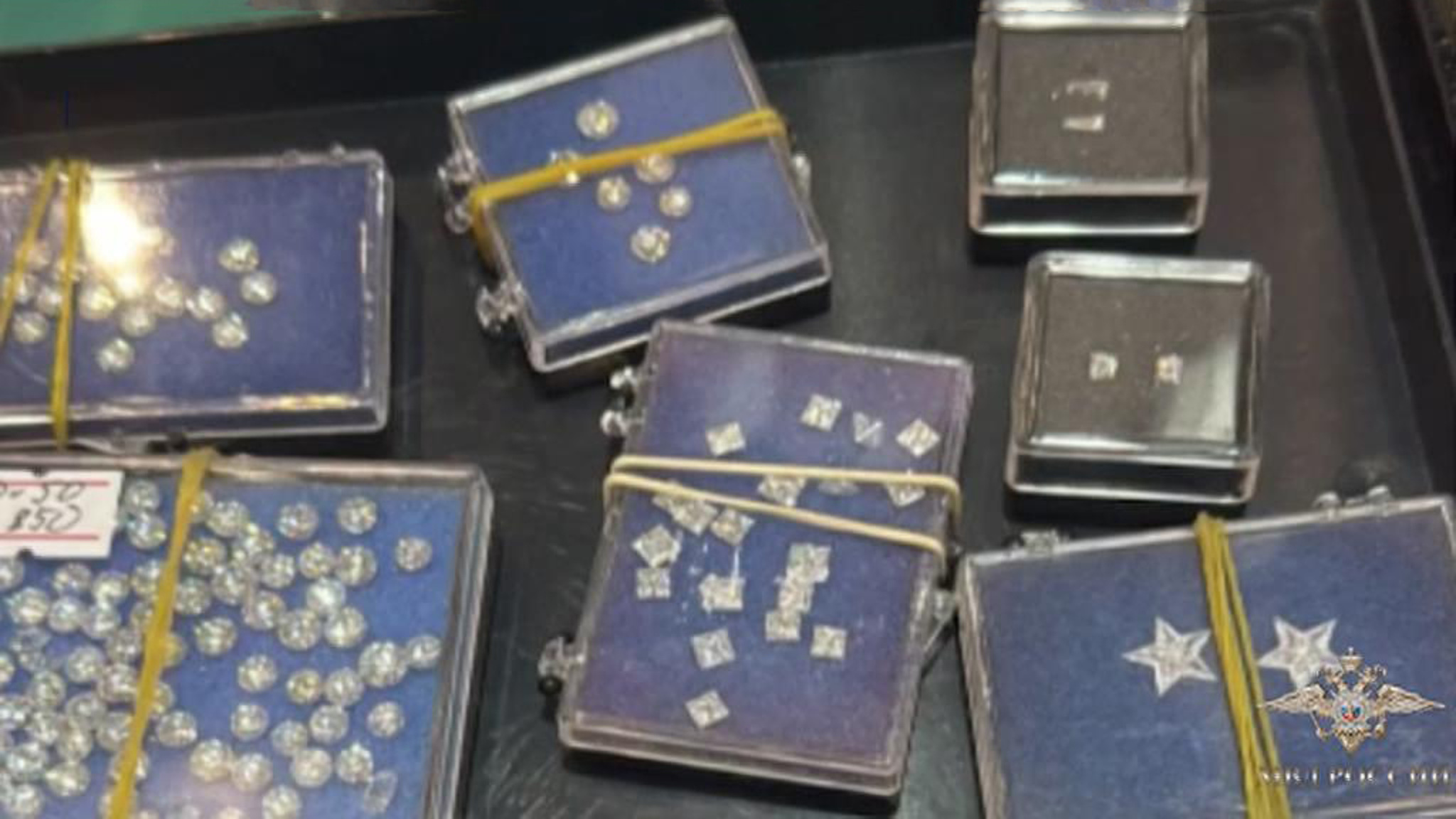 В Петербурге сорвали нелегальную продажу бриллиантов