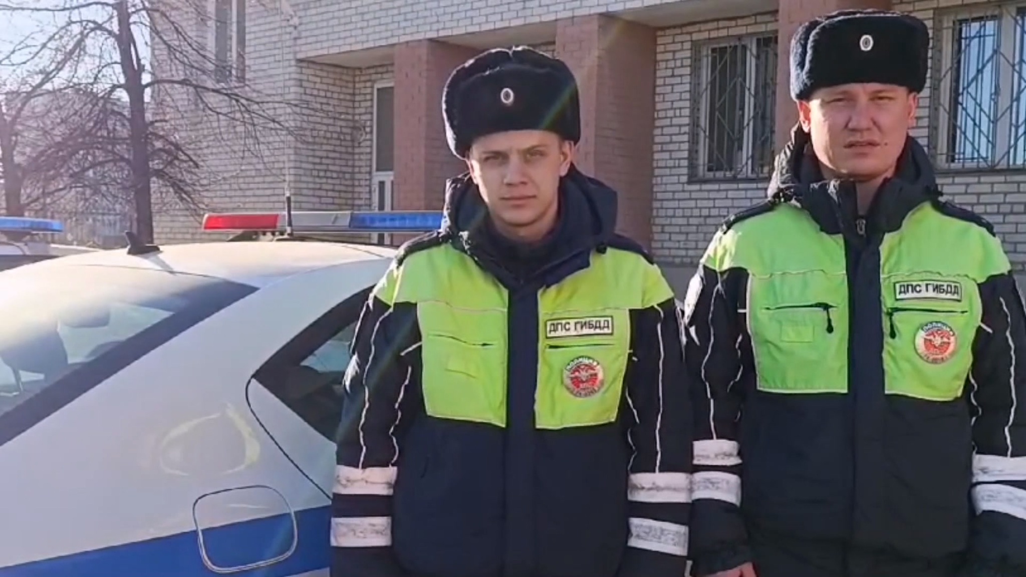 Мог произойти взрыв: под Челябинском спасли семью из горящего дома