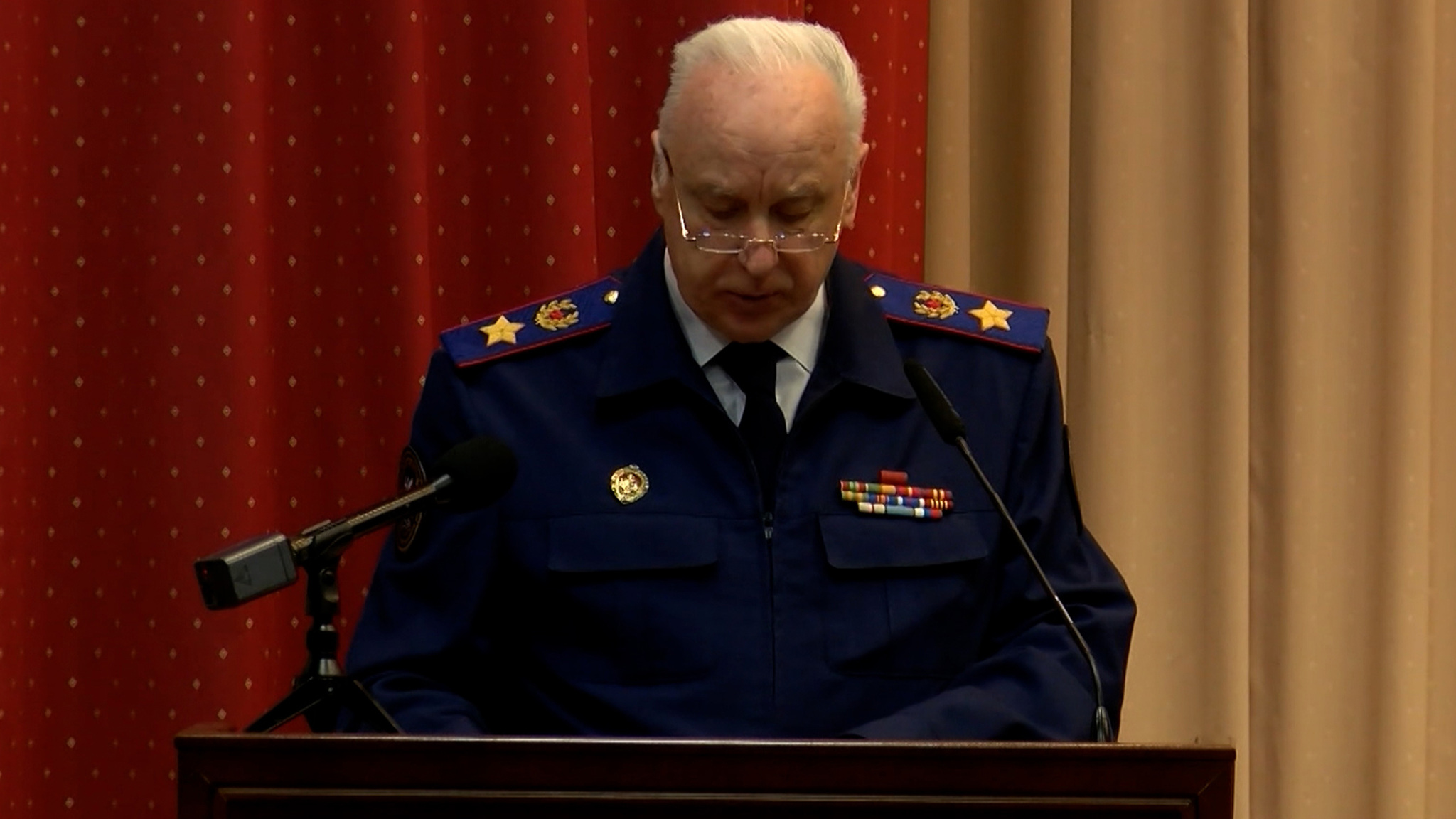 Бастрыкин рассказал, что большинство киберпреступников – несовершеннолетние