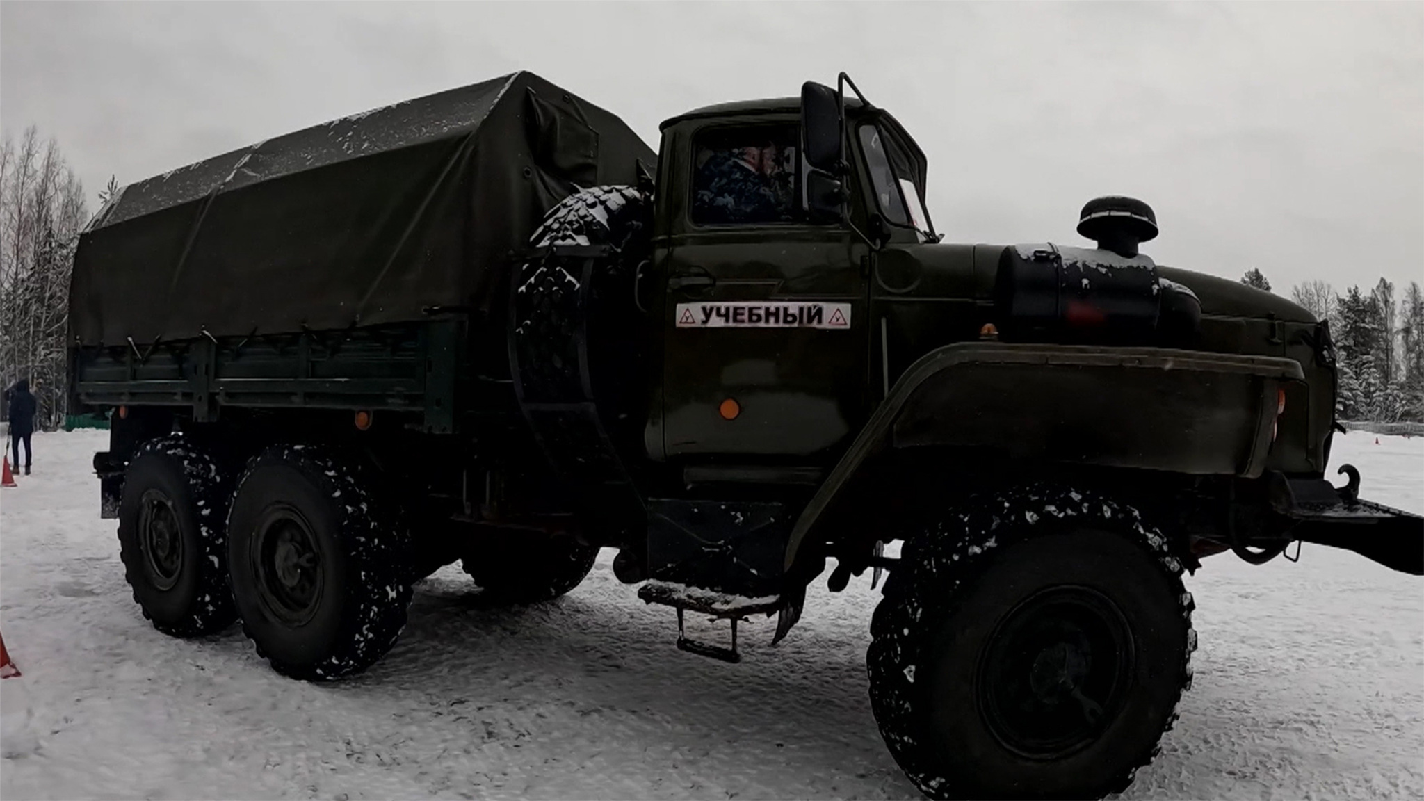 Как готовят военных водителей