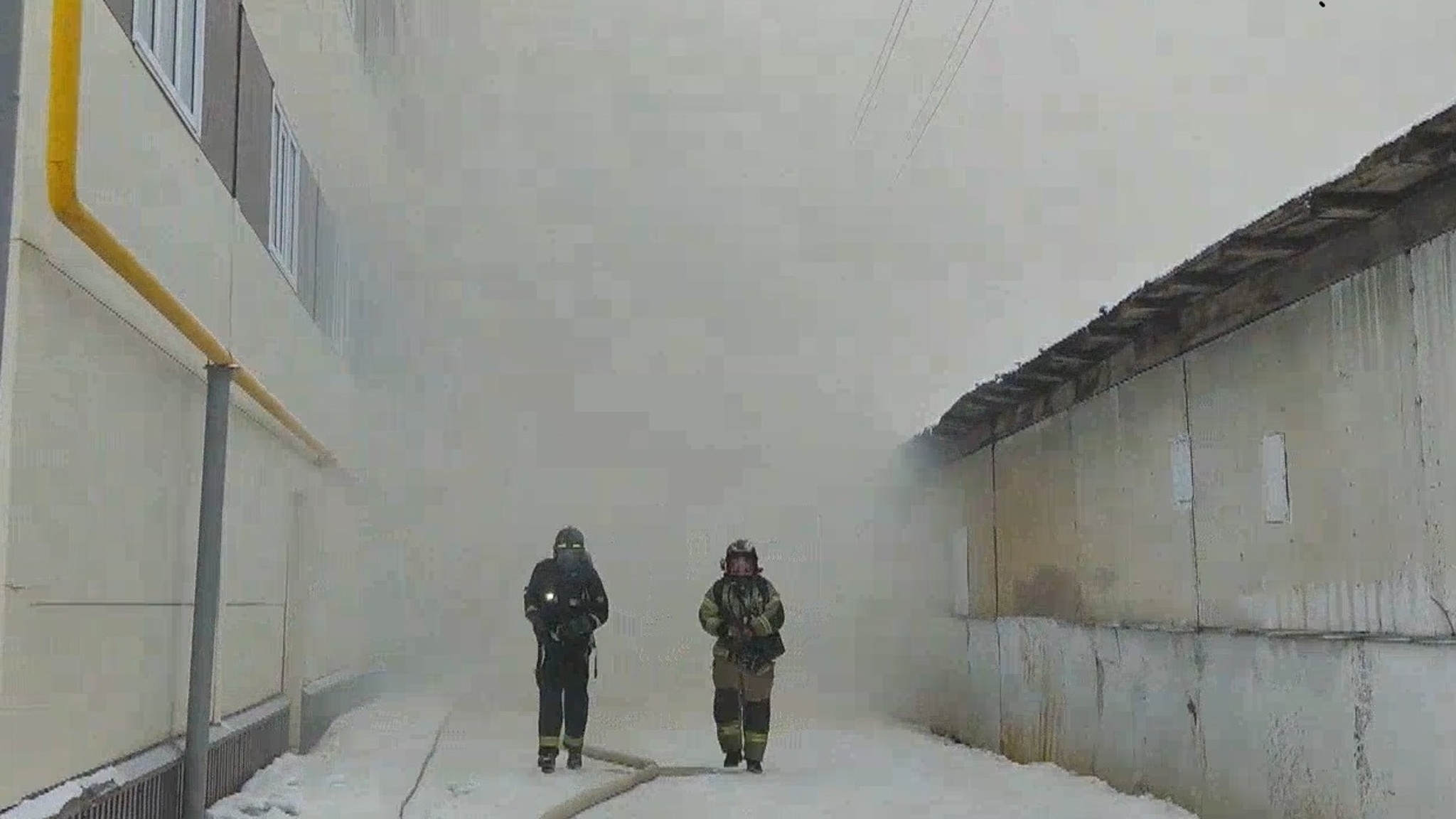 В Йошкар-Оле загорелся производственный ангар