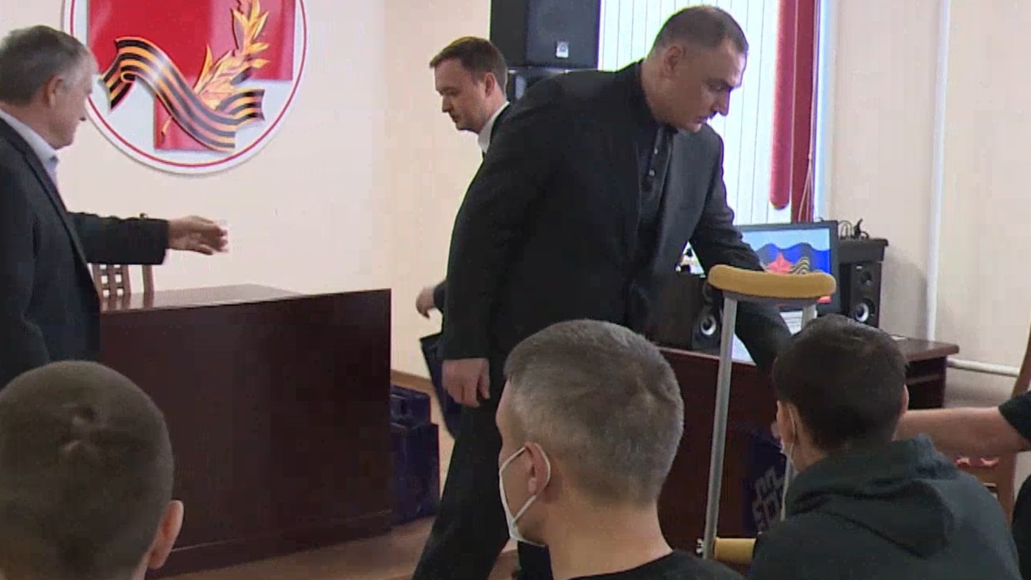 Юрий Зайцев навестил участников СВО из Марий Эл в госпитале ветеранов войн