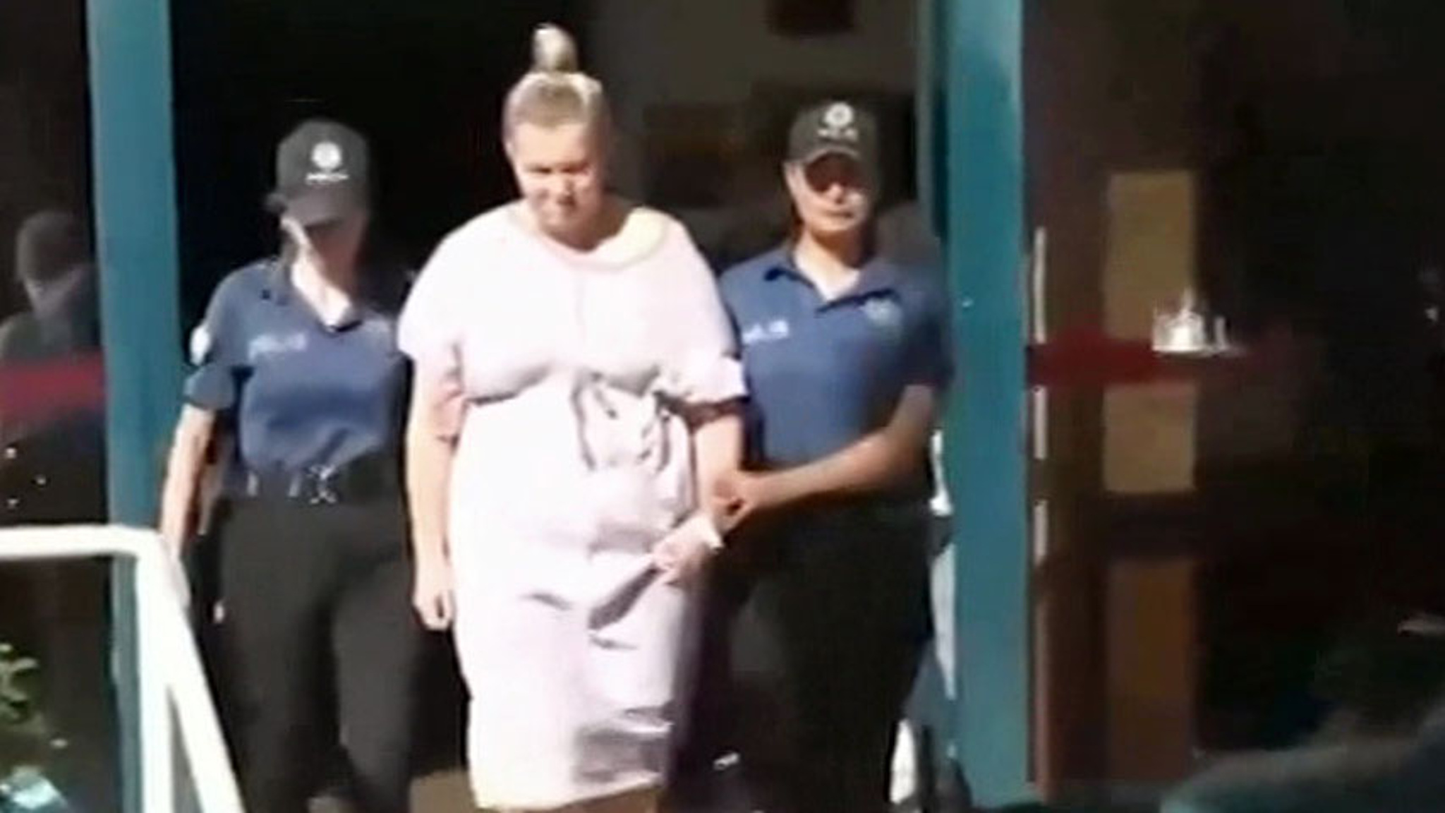 Россиянка, оставившая дочь в туалете аэропорта Антальи, получила 15 лет
