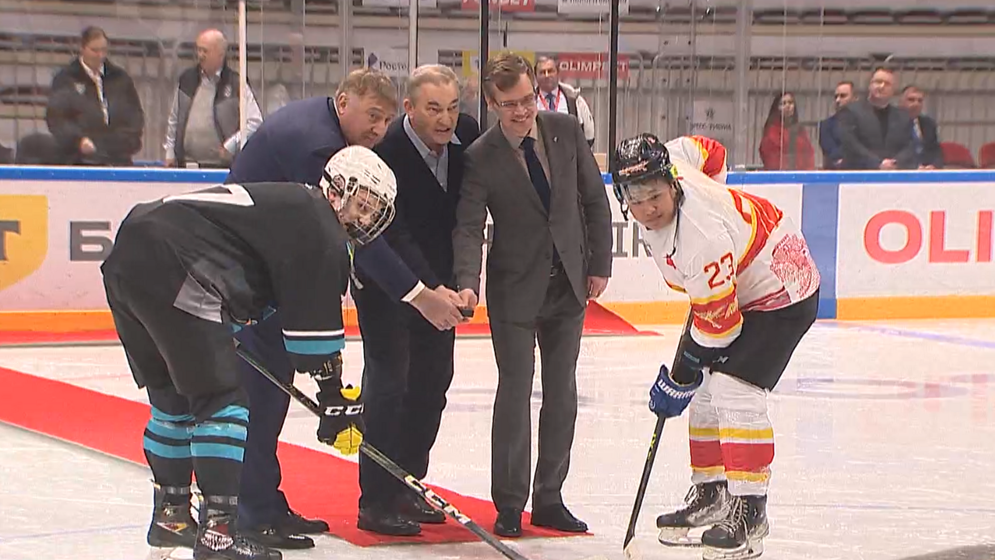 Легендарный хоккеист Владислав Третьяк открыл турнир Student Hockey Asia Challenge во Владивостоке