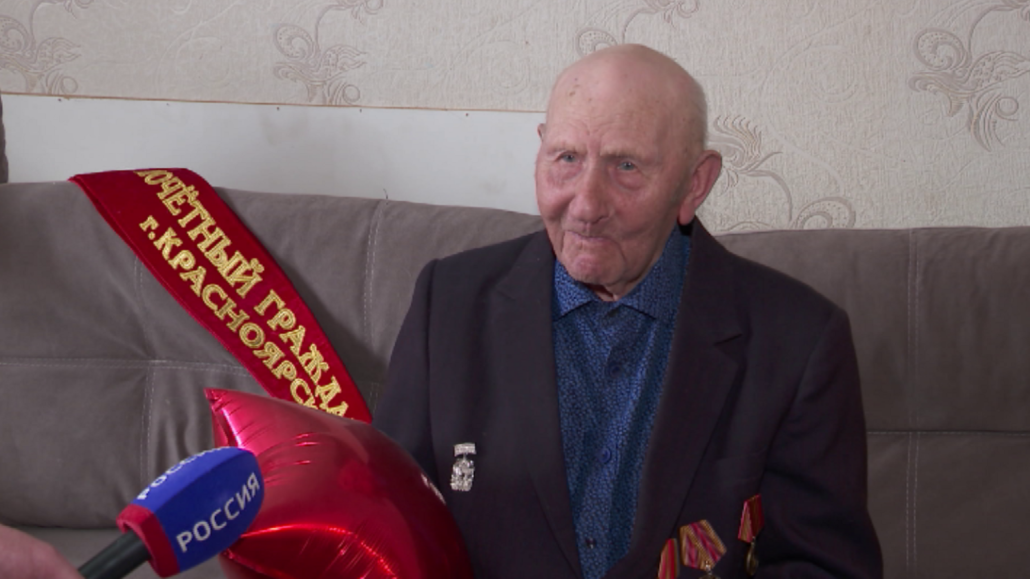 98 лет исполнилось почетному гражданину Красноярска Дмитрию Мизяеву
