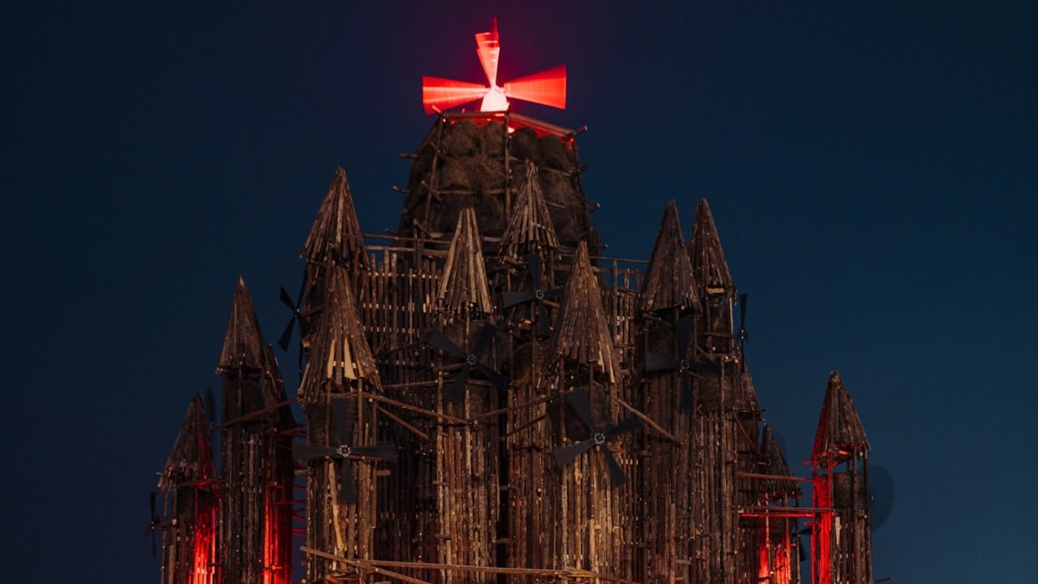 Арт-объект "Мельница" уже готов к Масленице в парке "Никола-Ленивец"