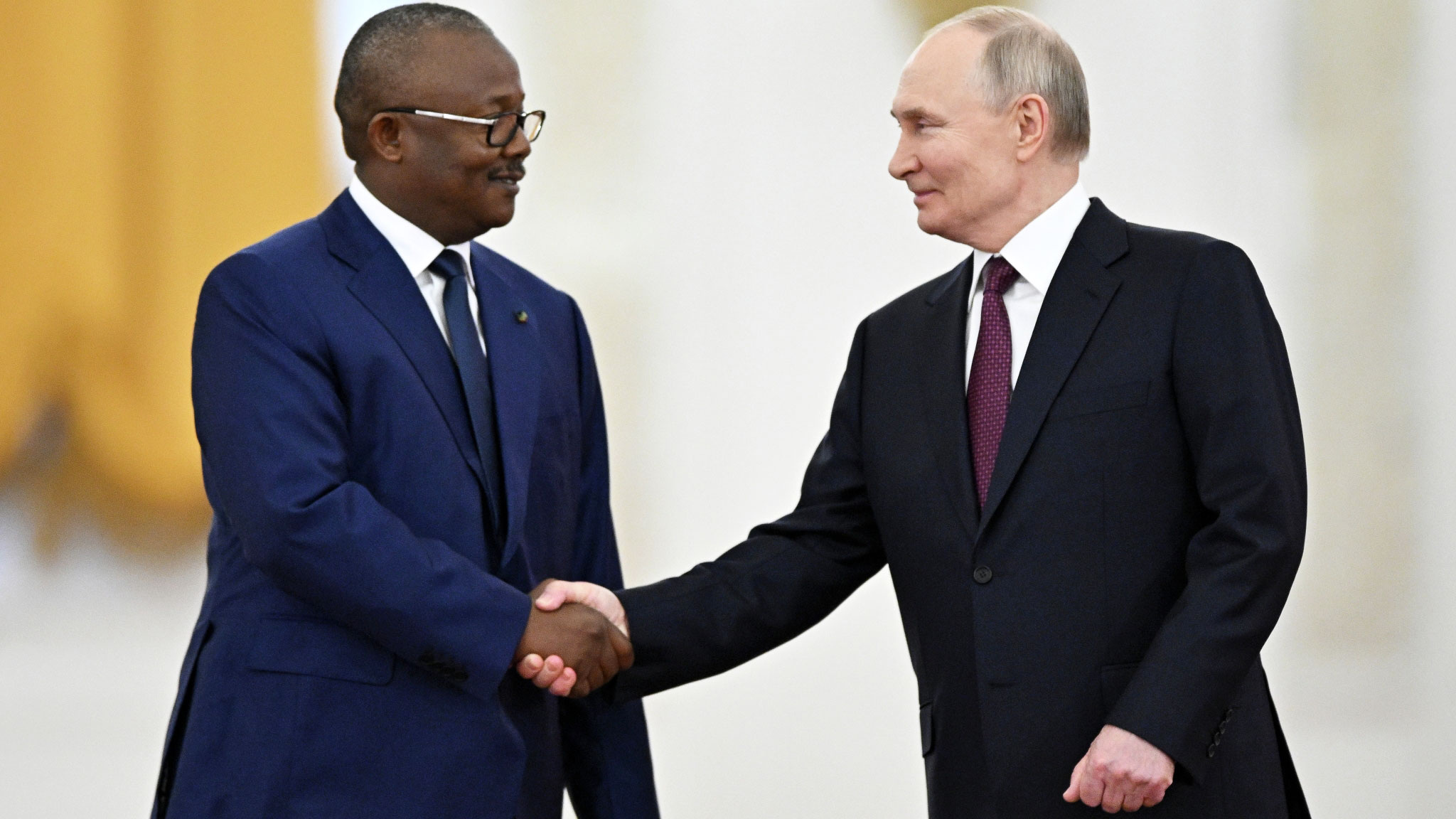 Владимир Путин принял в Кремле президента Гвинеи-Бисау