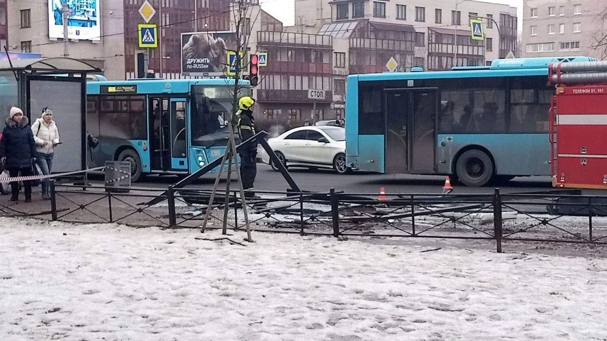 На юге Петербурга произошла смертельная авария с участием автобуса