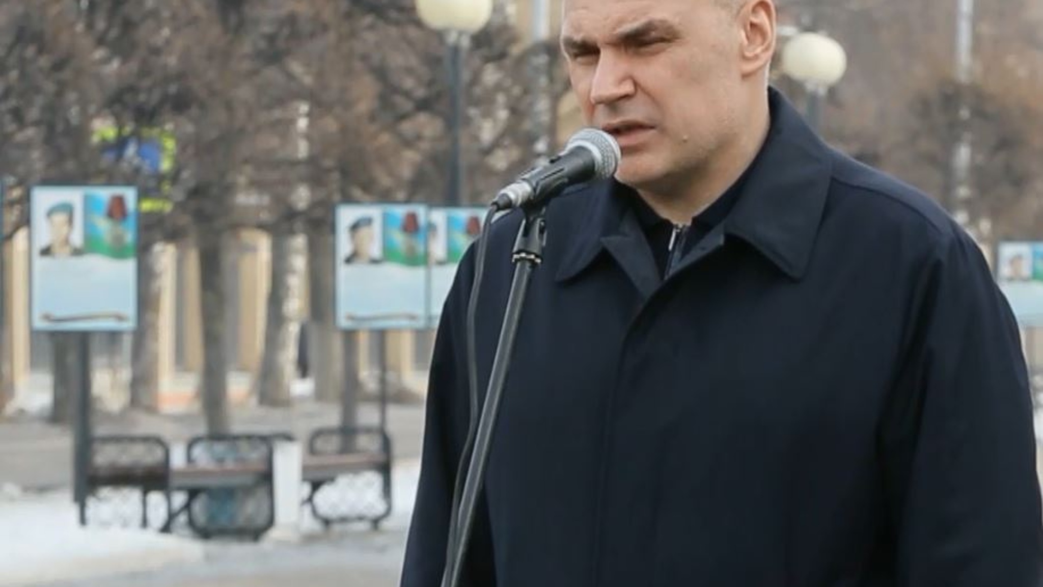 Глава Марий Эл возложил цветы к бюсту Героя России Марка Евтюхина
