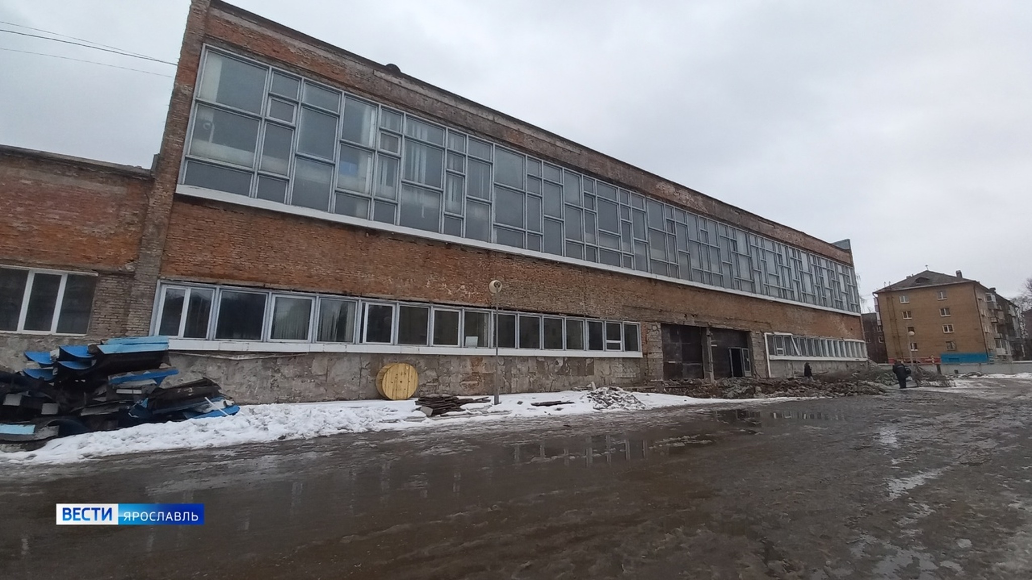 В Ярославле в бассейне «Лазурный» завершаются демонтажные работы