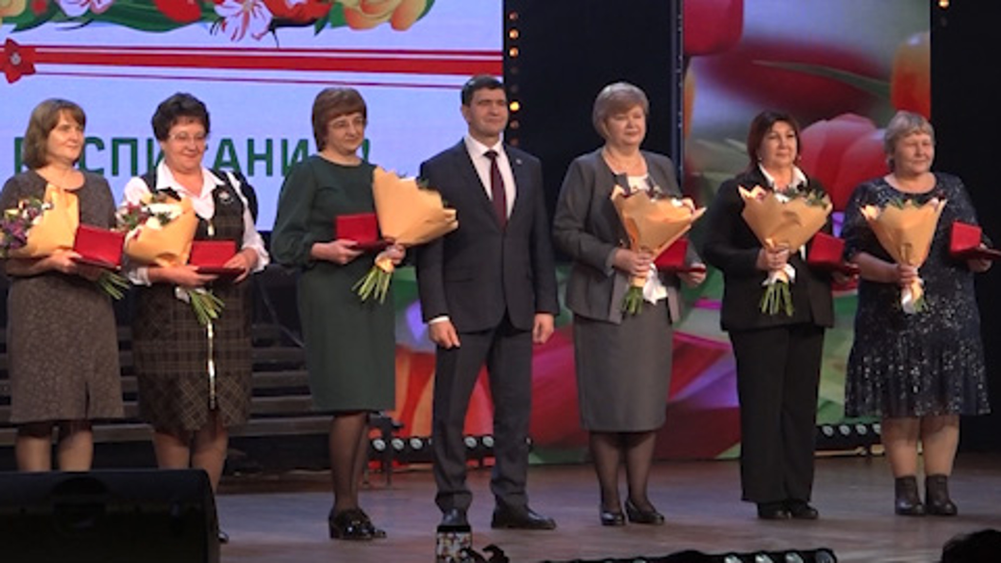 Накануне Международного женского дня сотрудниц ЗабЖД отметили наградами