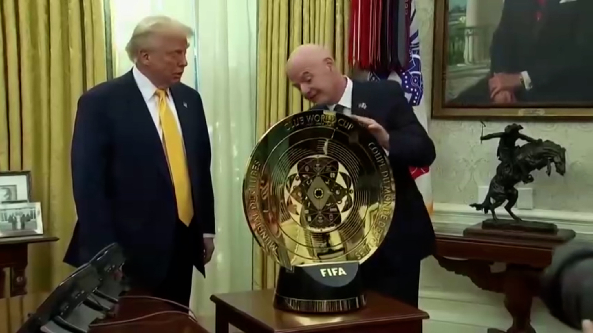 Трамп уже не скрывает – иметь дело с Кремлем ему проще, чем с Киевом