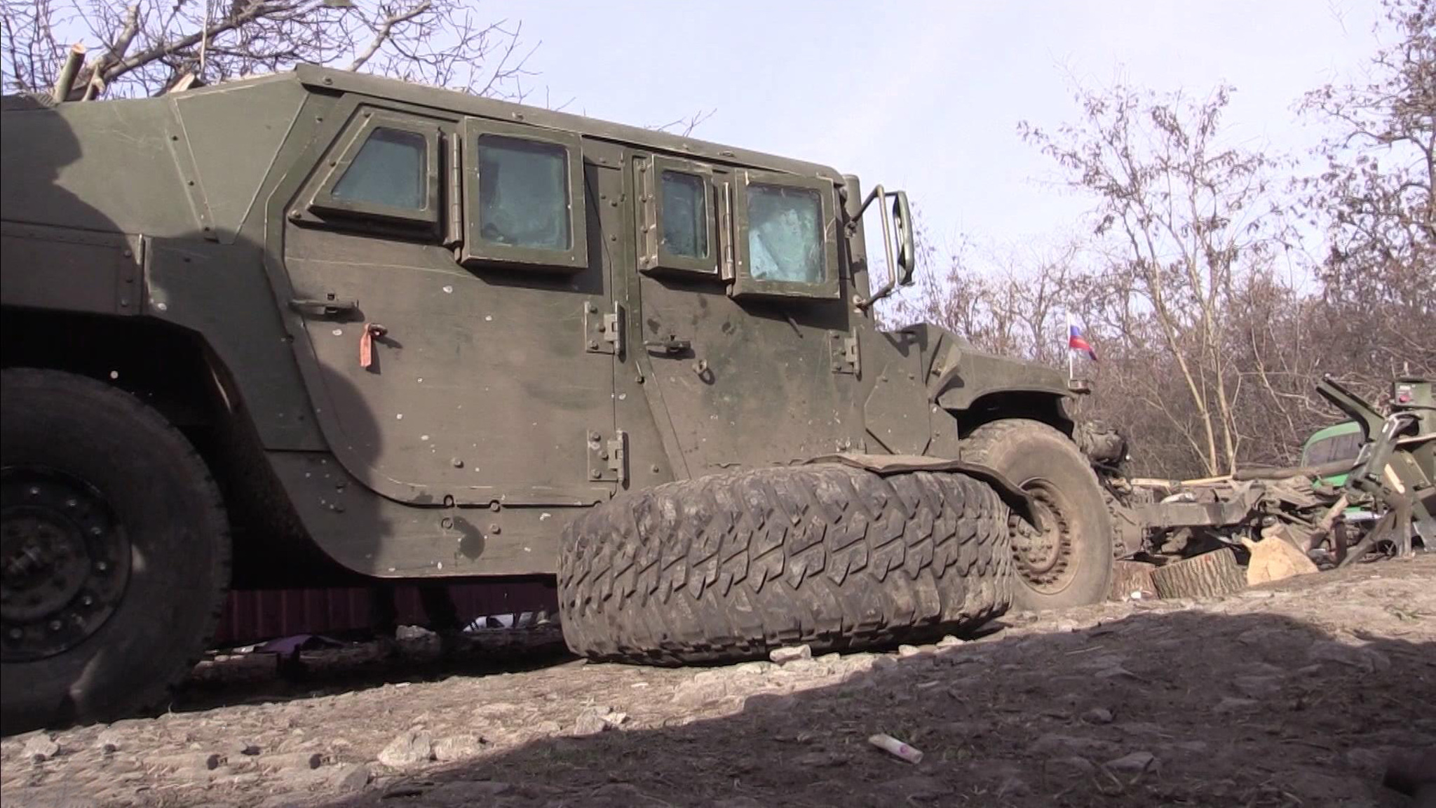 Российские мотострелки отобрали у ВСУ бронемашину HMMWV