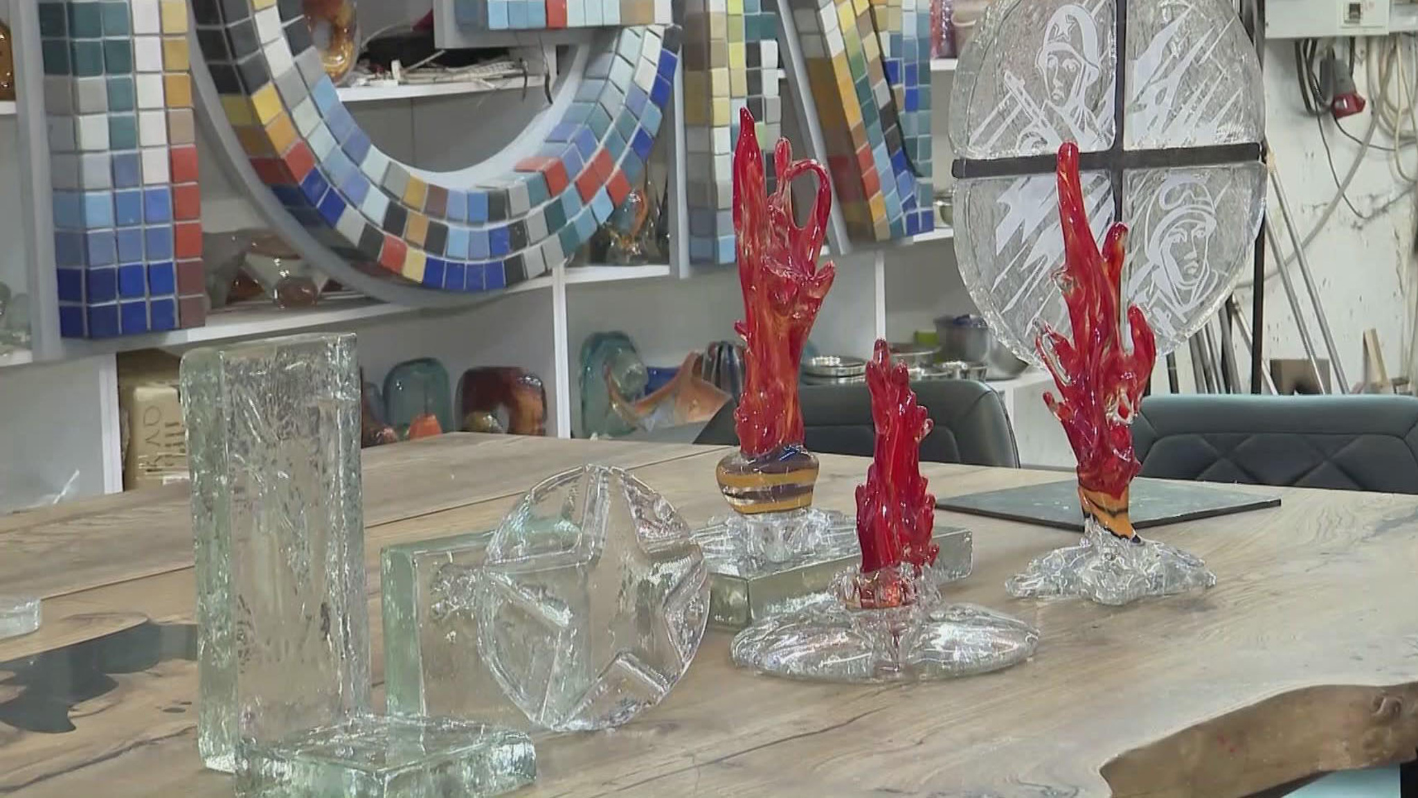 Мастера художественного стекла из Ростова-на-Дону покажут работы на выставке "Грани Победы"