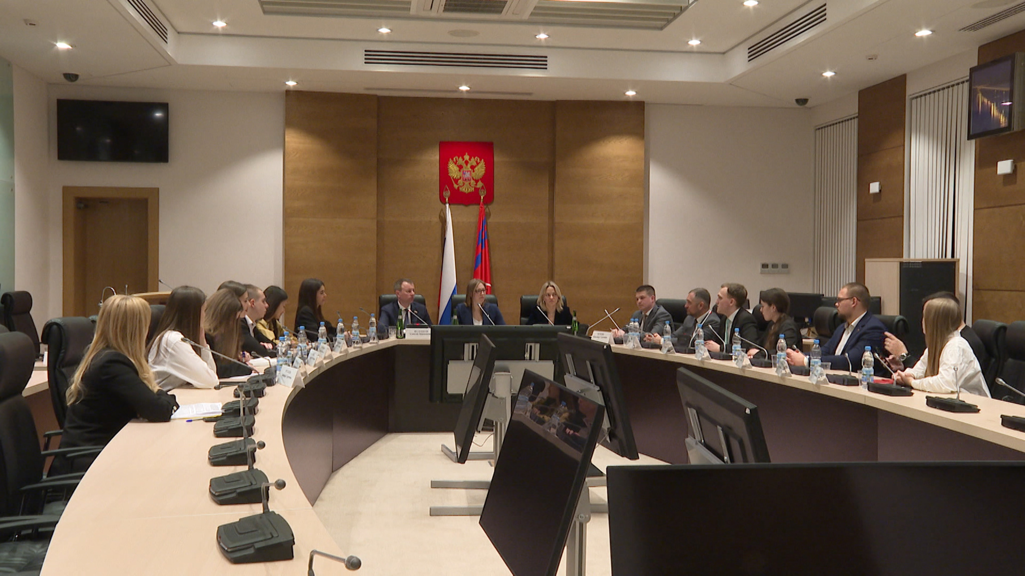 "Наставниками станут герои СВО": представители молодежного парламента встретились с депутатом Госдумы