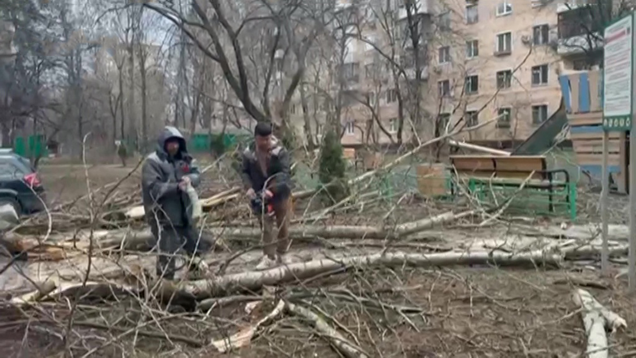 Рекордное тепло "сдуло" штормовым ветром