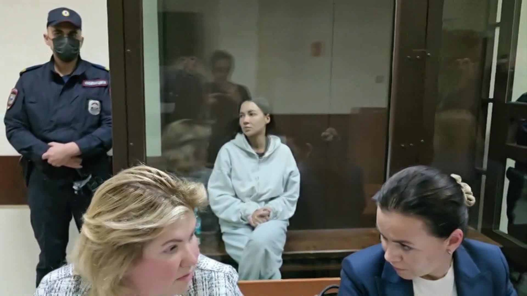 Суд оставил Лерчек под домашним арестом