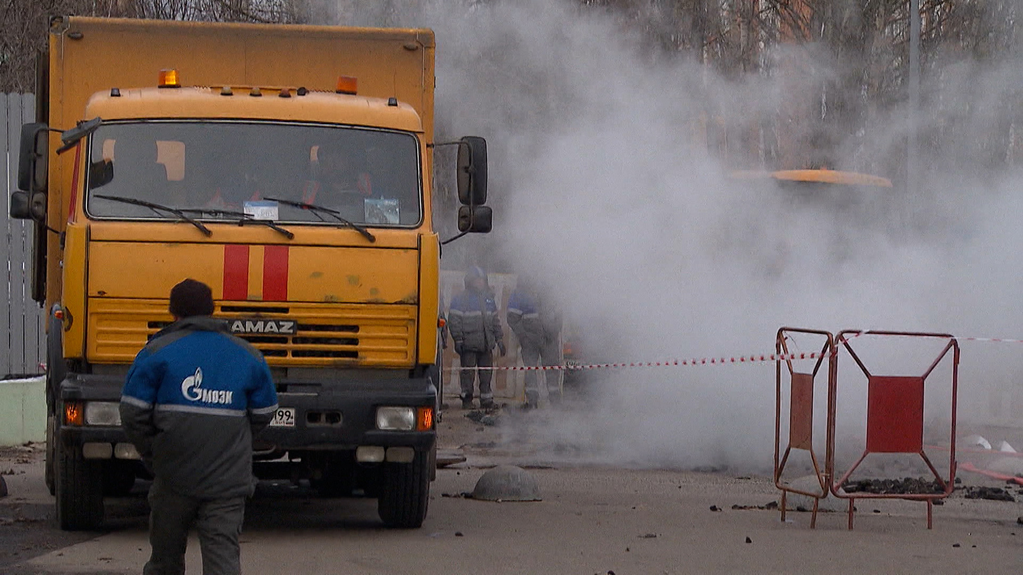 Полярную улицу в Москве затопило кипятком