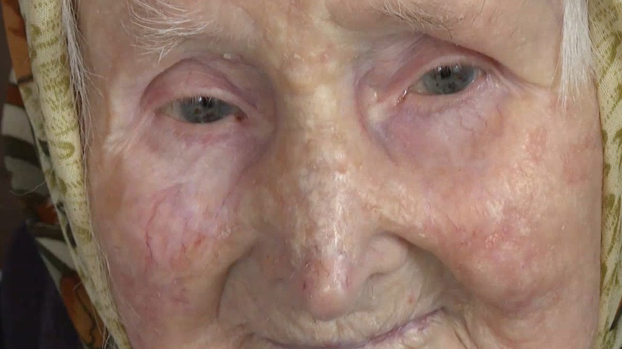 102-летней жительнице Мари-Турекского района Анастасии Петровне Куимовой вручили медаль в честь 80-летия Победы
