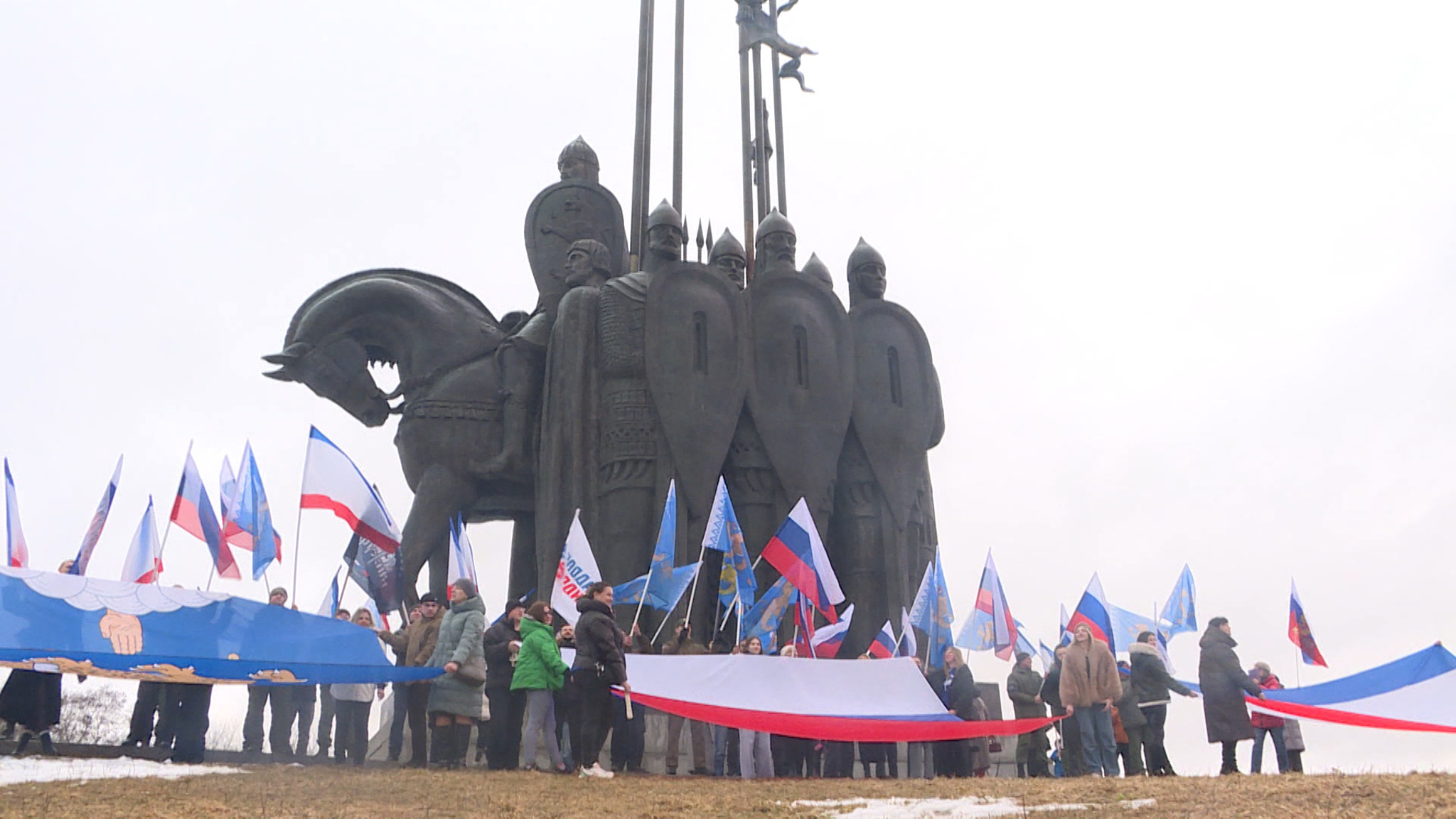 Одиннадцать лет вместе. Как псковичи отметили День воссоединения Крыма с Россией?