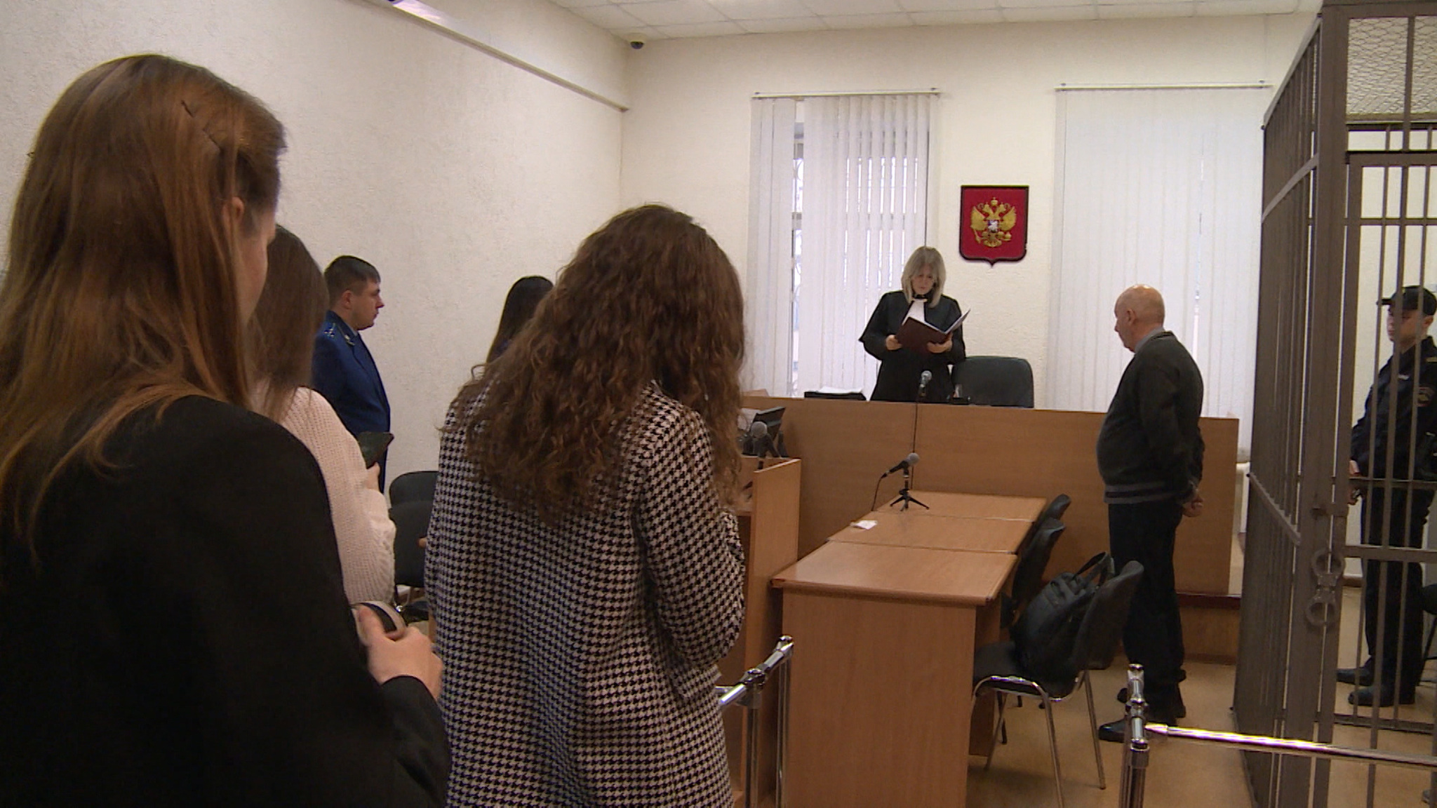 Запятнали репутацию навсегда. "Вести" разбирались, какие взятки берут чиновники и что их ждет за это преступление