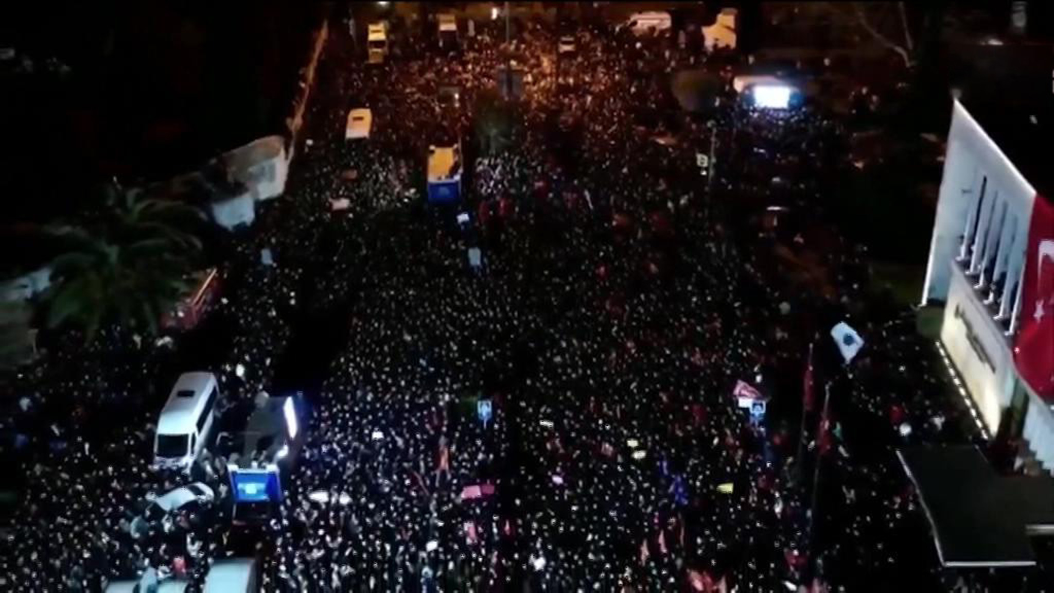 Турецкая полиция начала аресты граждан, делившихся в соцсетях провокационным контентом