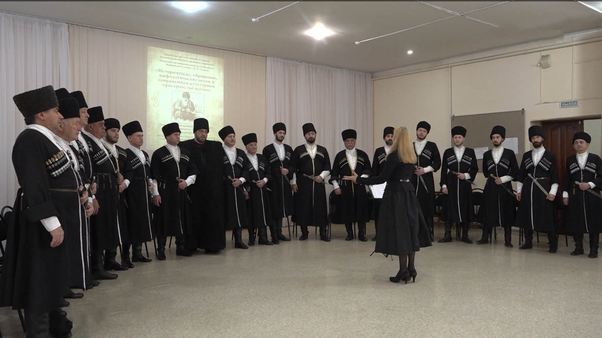 В республиканском колледже культуры прошел открытый урок, посвященный обрядовым и историческим песням