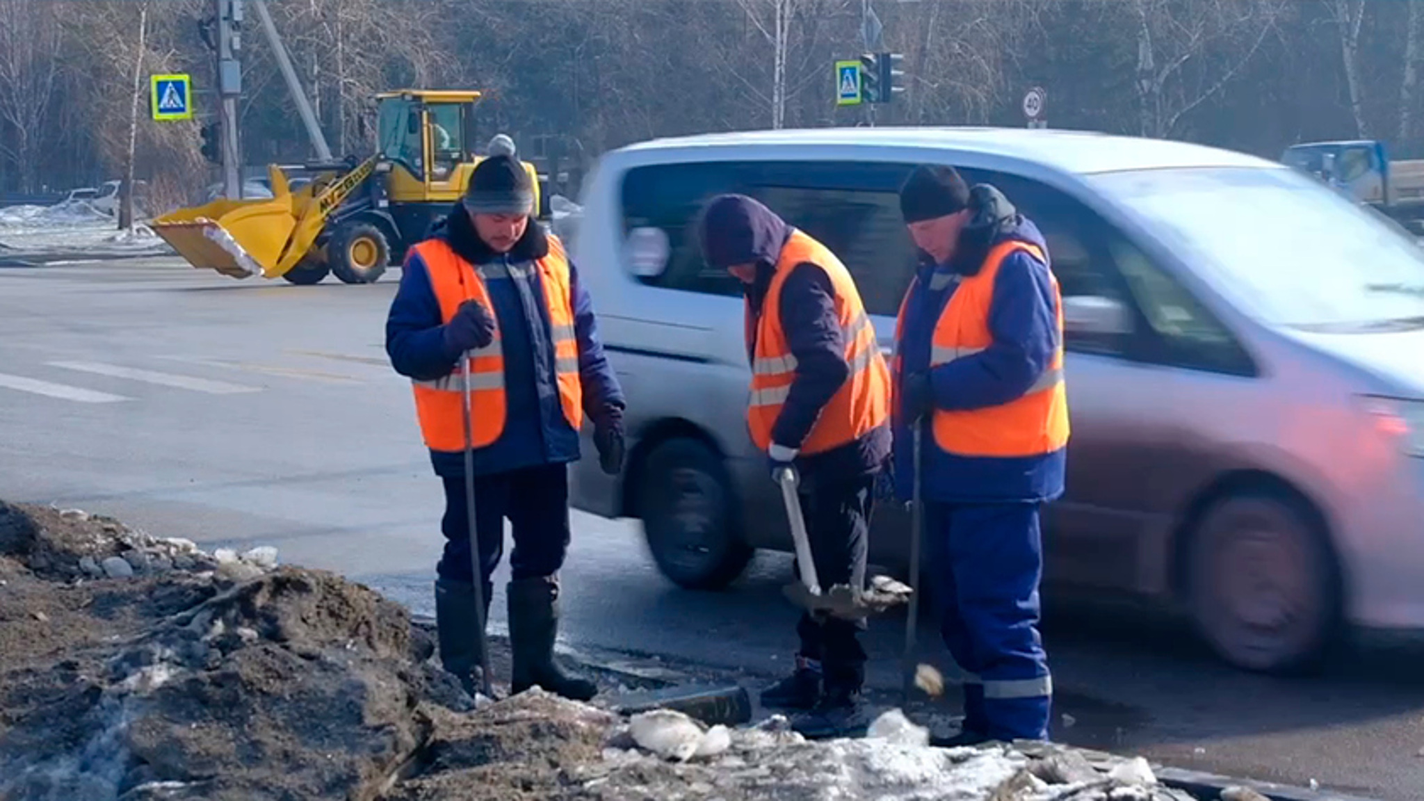 В Благовещенске приступили к расконсервации ливневых колодцев