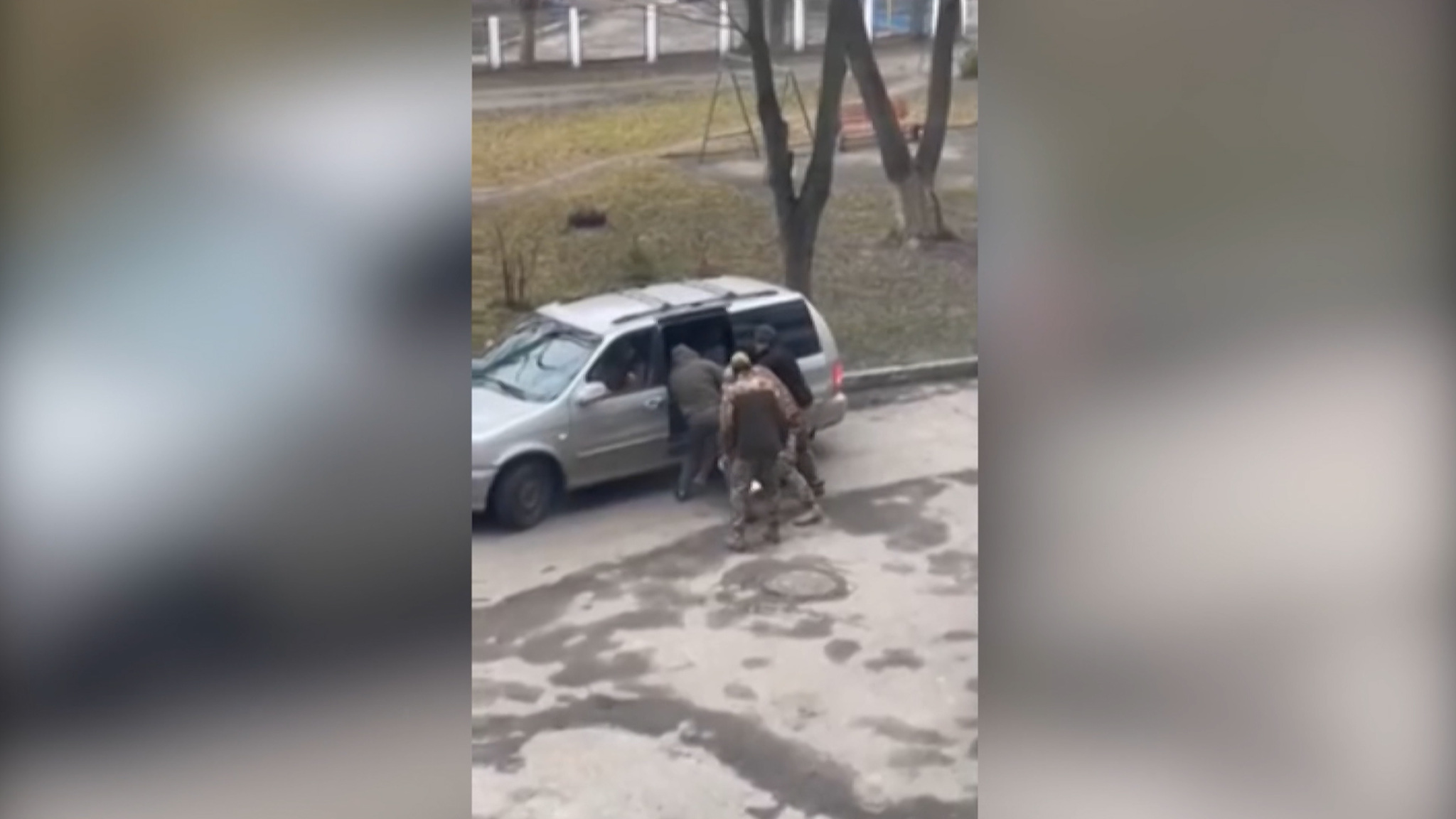 Украинцев заманивают на фронт чизбургерами
