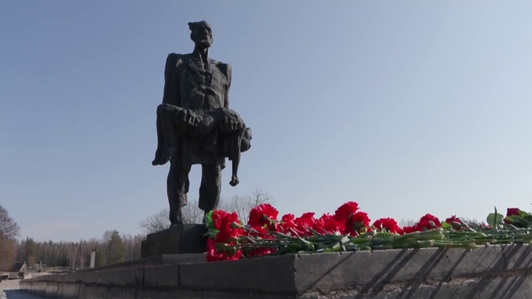 Трагедия в Хатыни олицетворяет все зверства нацистского режима Германии
