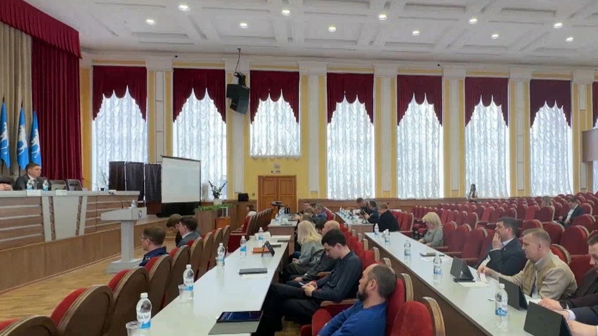 Депутаты приняли решение присвоить звание "Почётный гражданин Йошкар-Олы" 21 горожанину