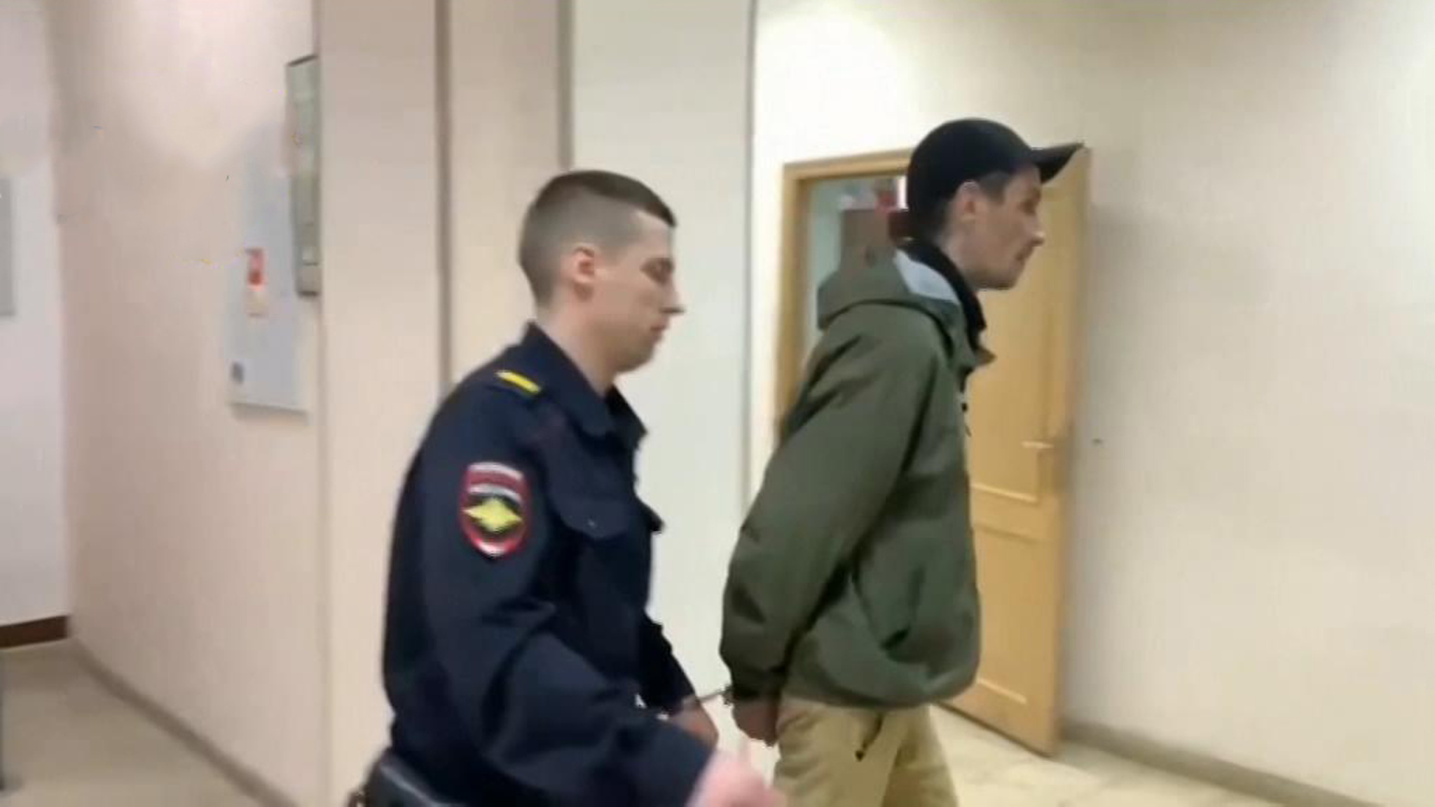 Стал известен мотив поджигателей 22 машин во Владивостоке