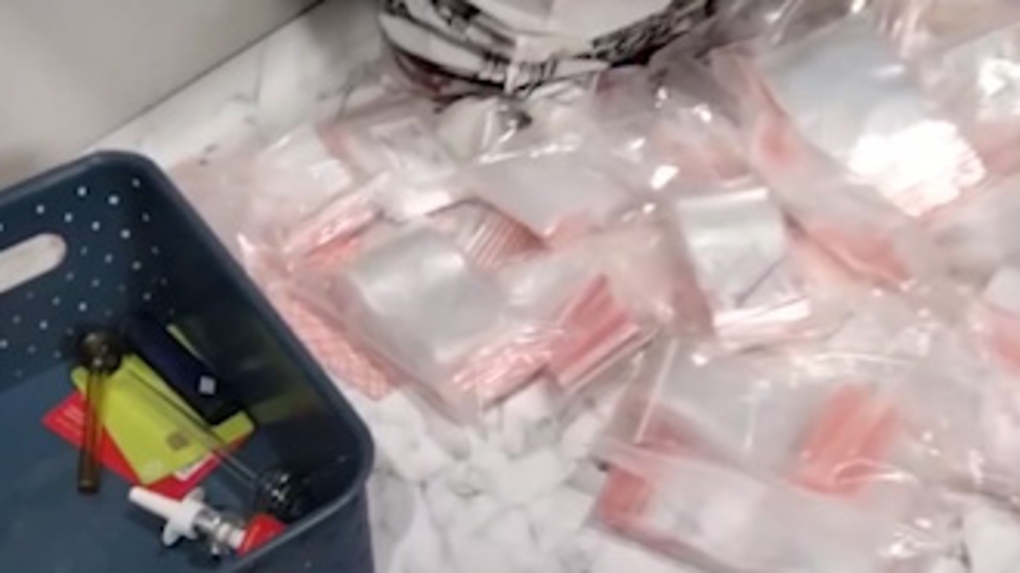В Чите полицейские пресекли сбыт наркотиков в особо крупном размере