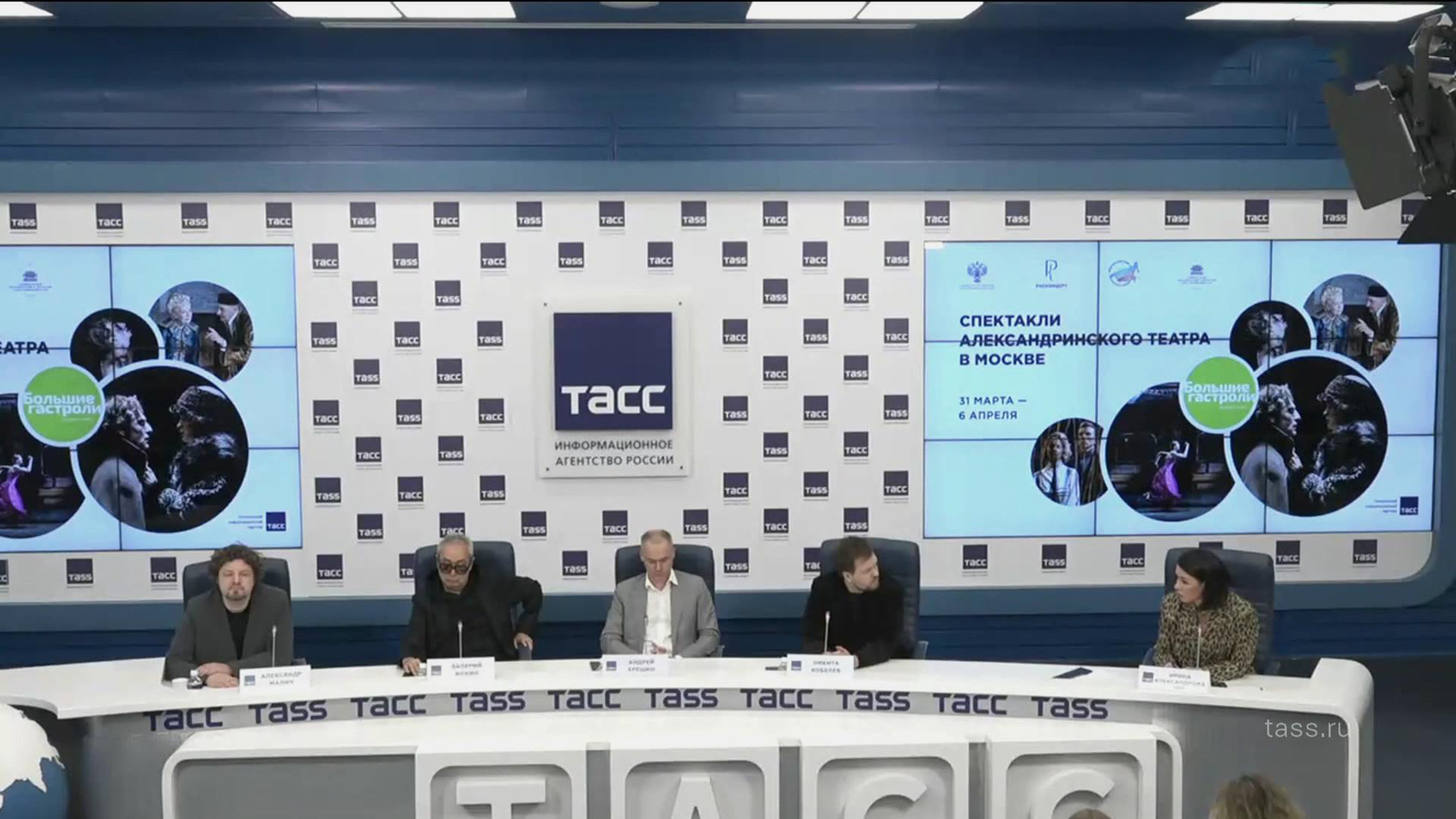 Александринский театр покажет в Москве пять новых спектаклей