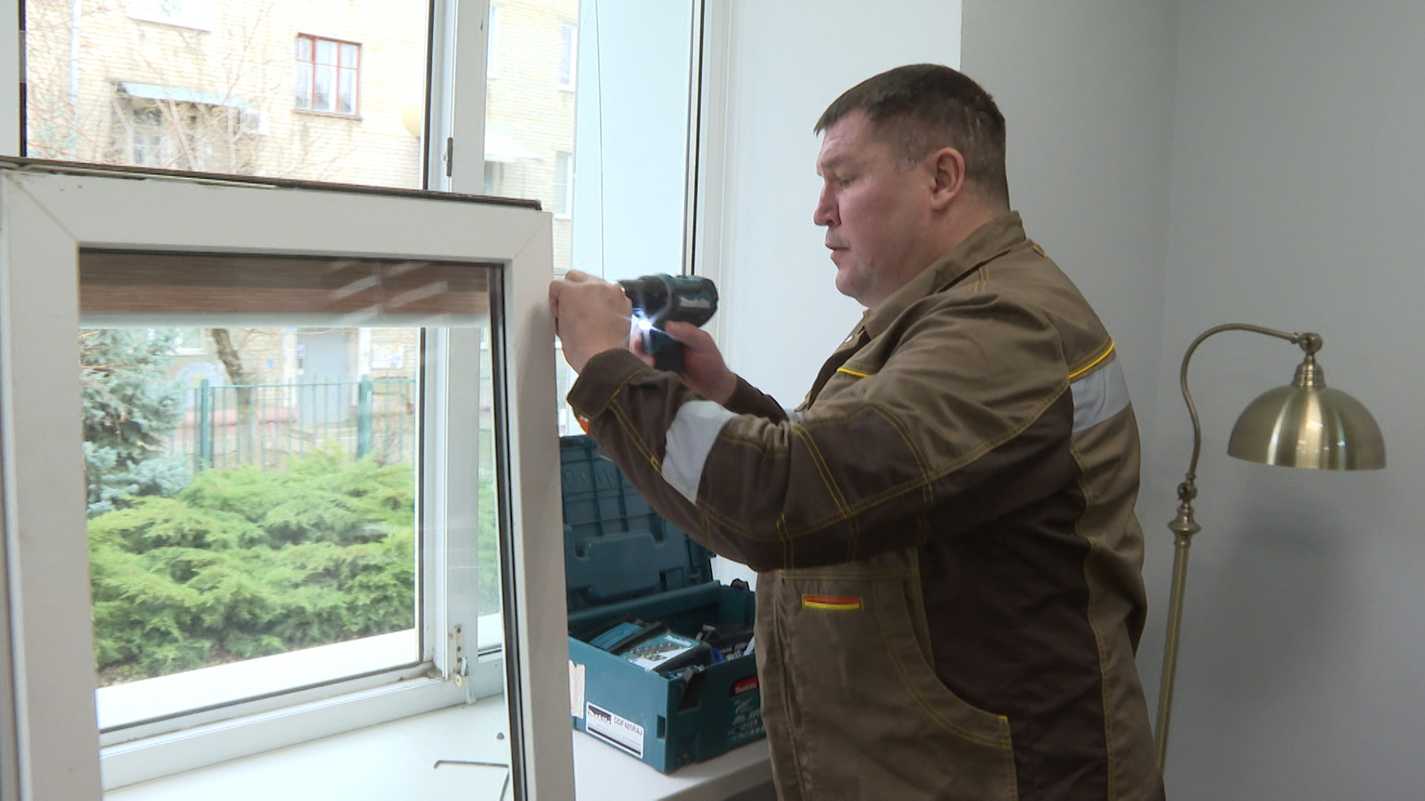Участник СВО из Волгоградской области заключил соцконтракт на развитие оконного бизнеса