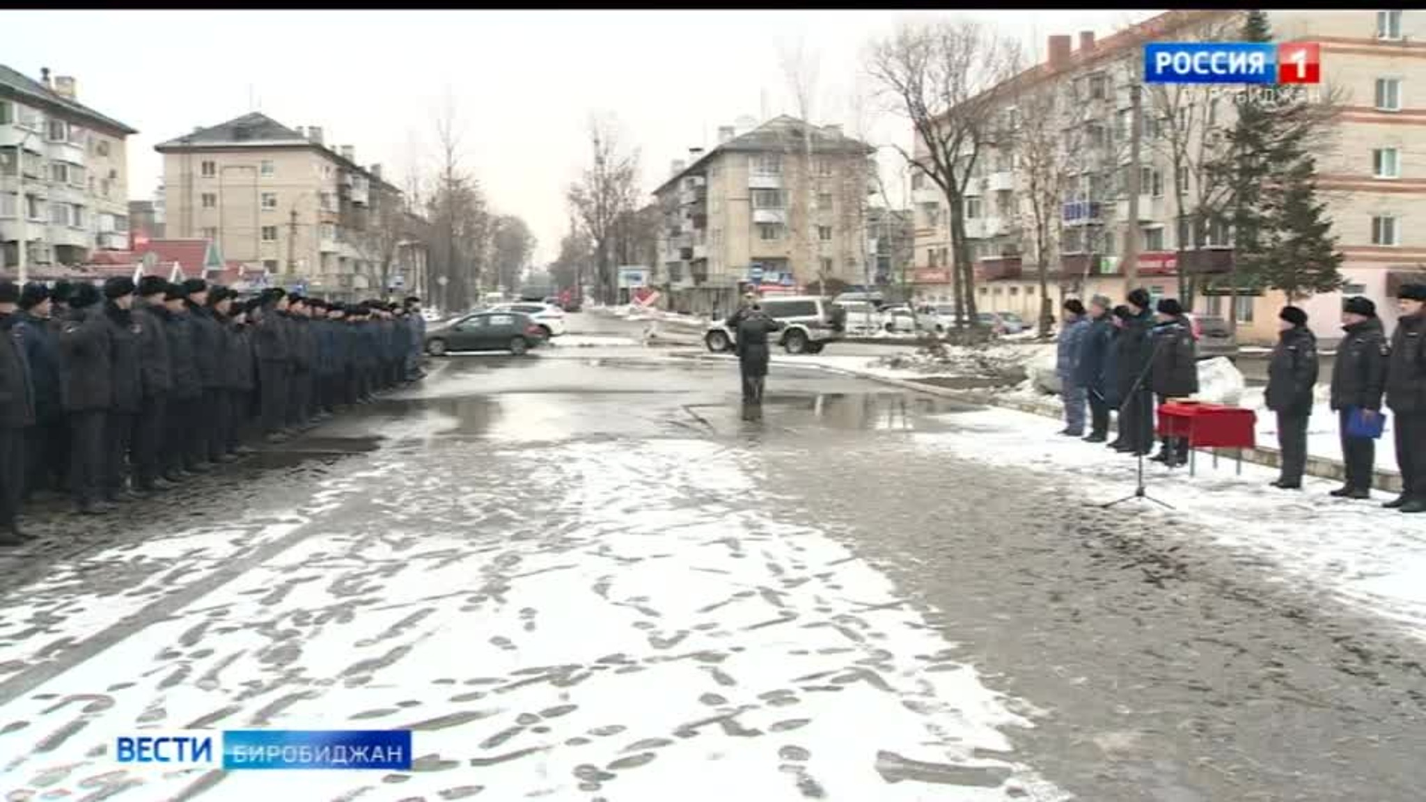 В Биробиджане состоялся гарнизонный развод полиции