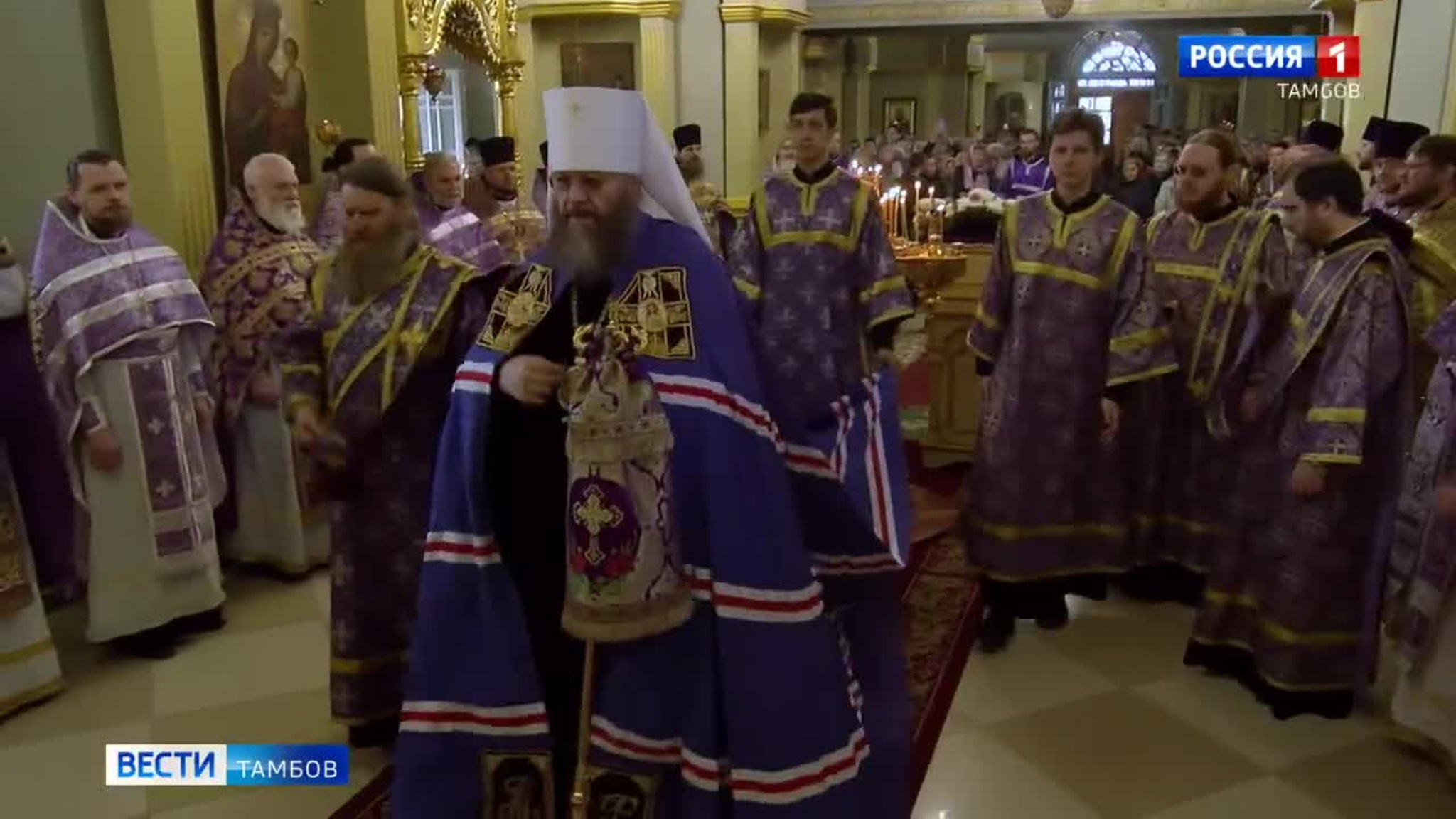 Тамбовчане встретили частицу пояса Пресвятой Богородицы из Санкт-Петербурга