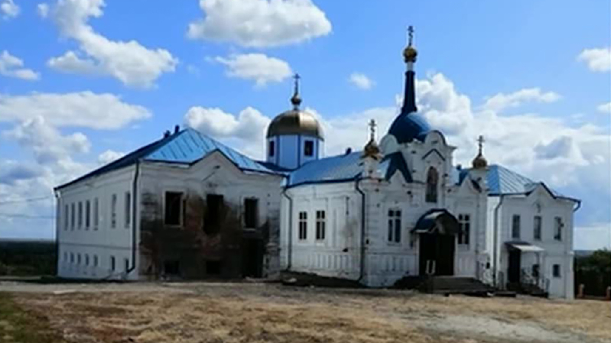 Боевики ВСУ пытаются использовать в качестве укрепрайона территорию монастыря