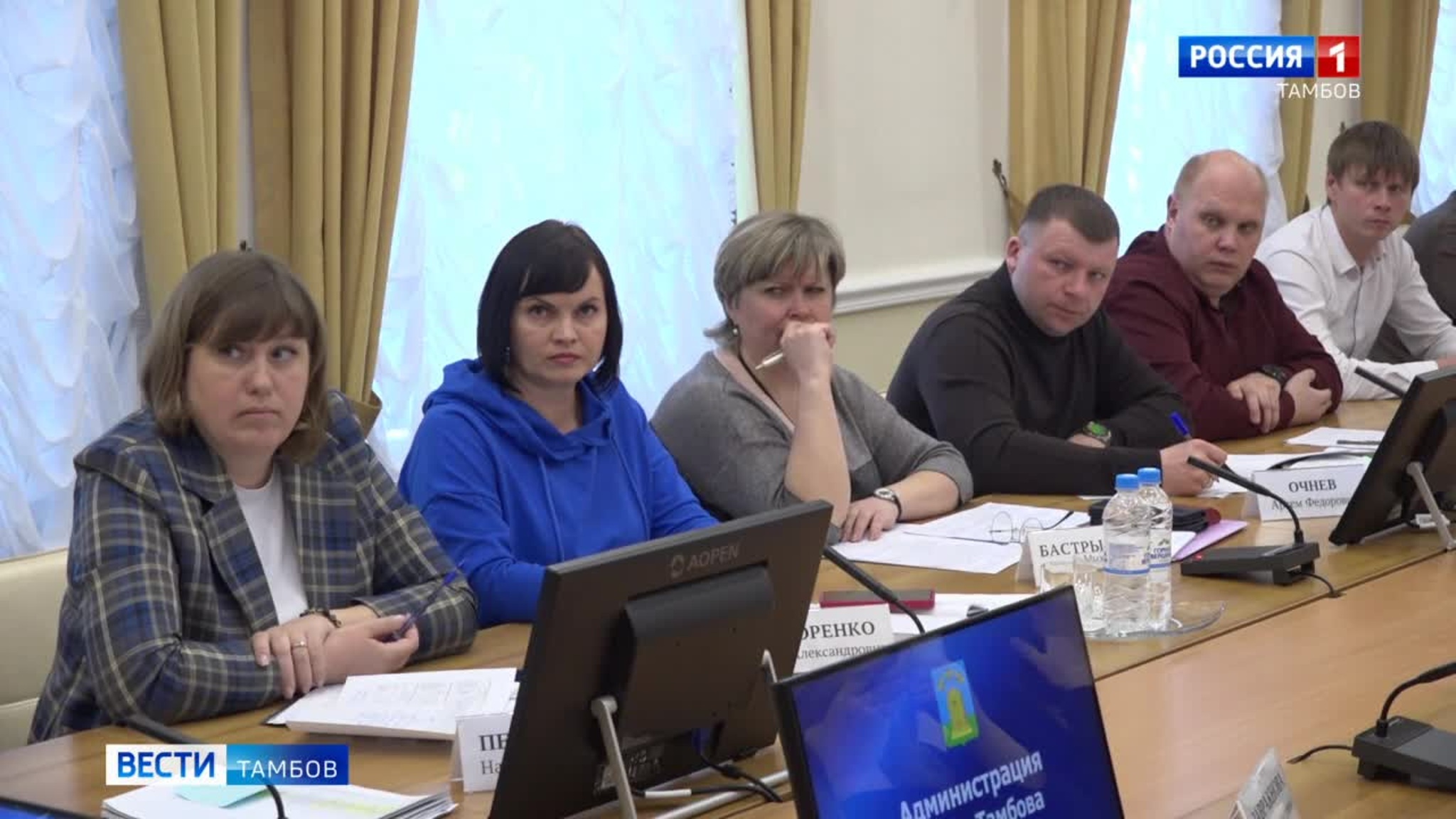 Максим Косенков поручил специалистам обеспечить песком городские кладбища