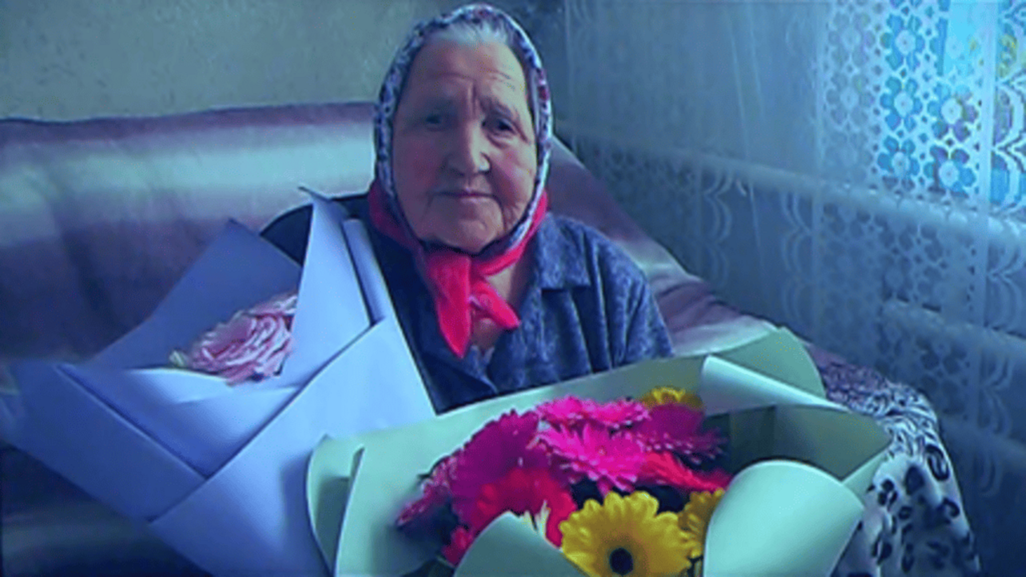 Глава Карачаево-Черкесии поздравил с 95-летием труженицу тыла Марию Коновалову
