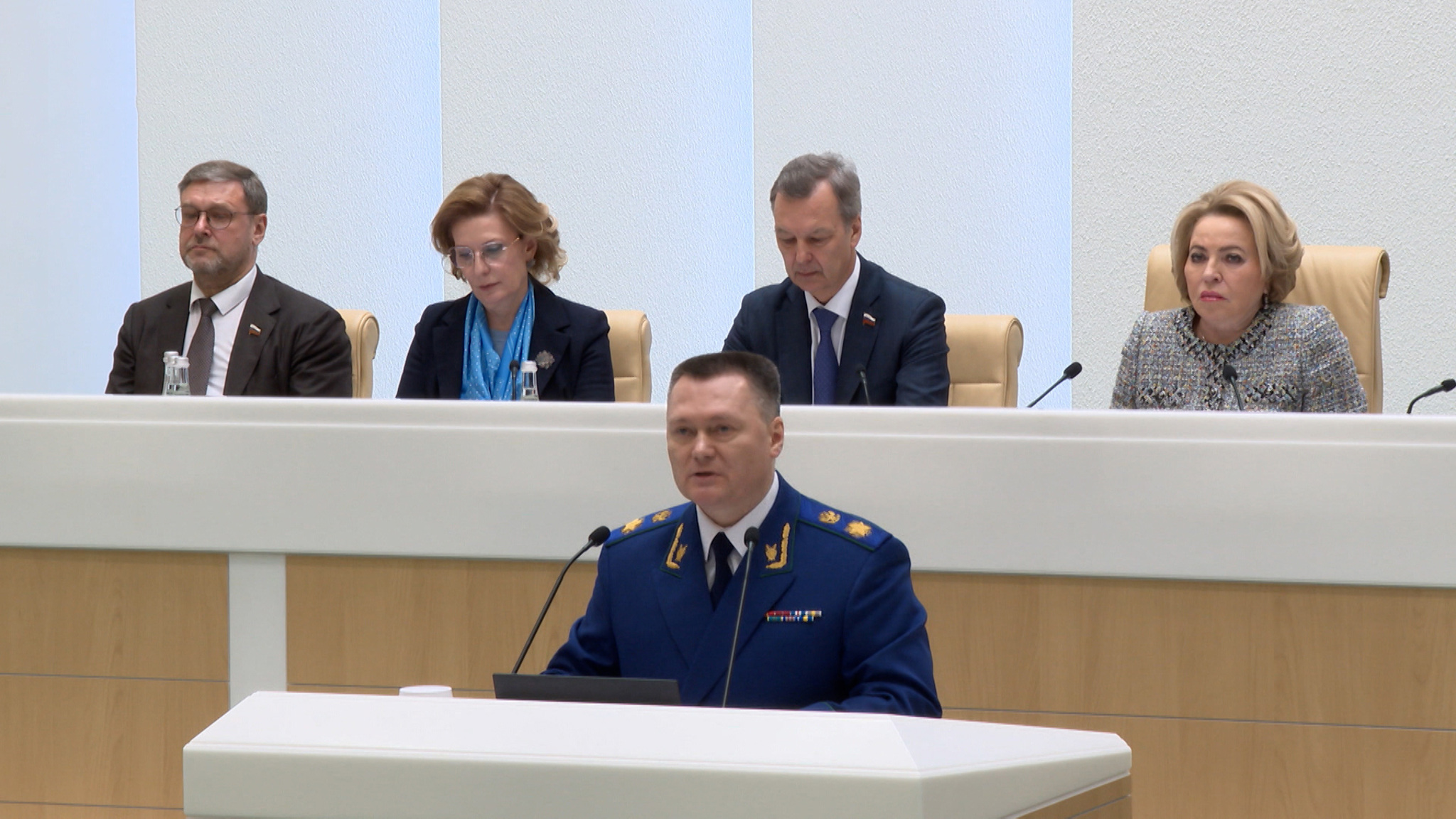 Генпрокурор Краснов выступил с докладом перед сенаторами