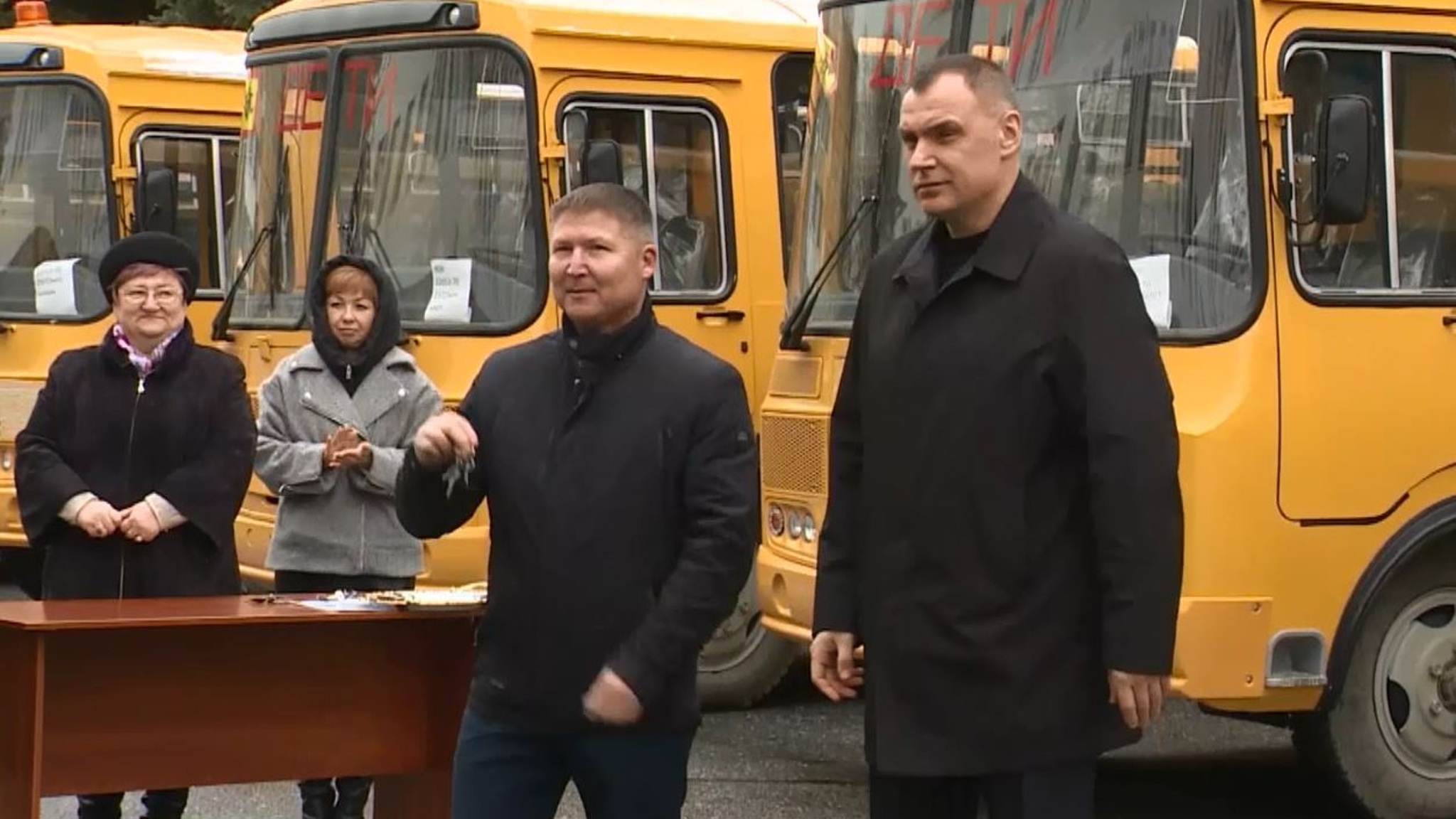 В Марий Эл для сельских школ закуплено 13 новых автобусов